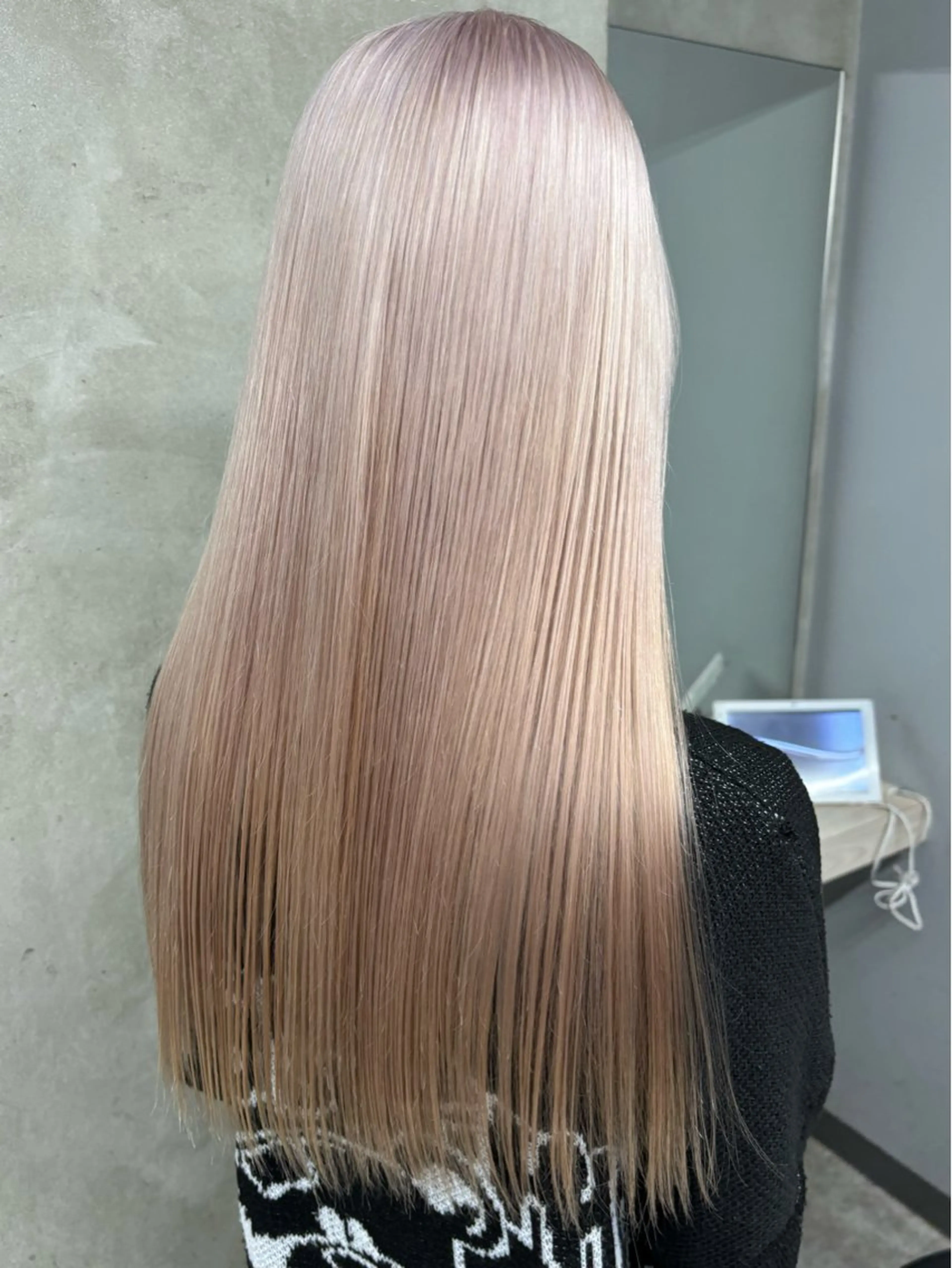 ロング カラー ブリーチ ダブルカラー カット ヘアカラー トリートメント teN+by ambleluxeのヘアスタイル