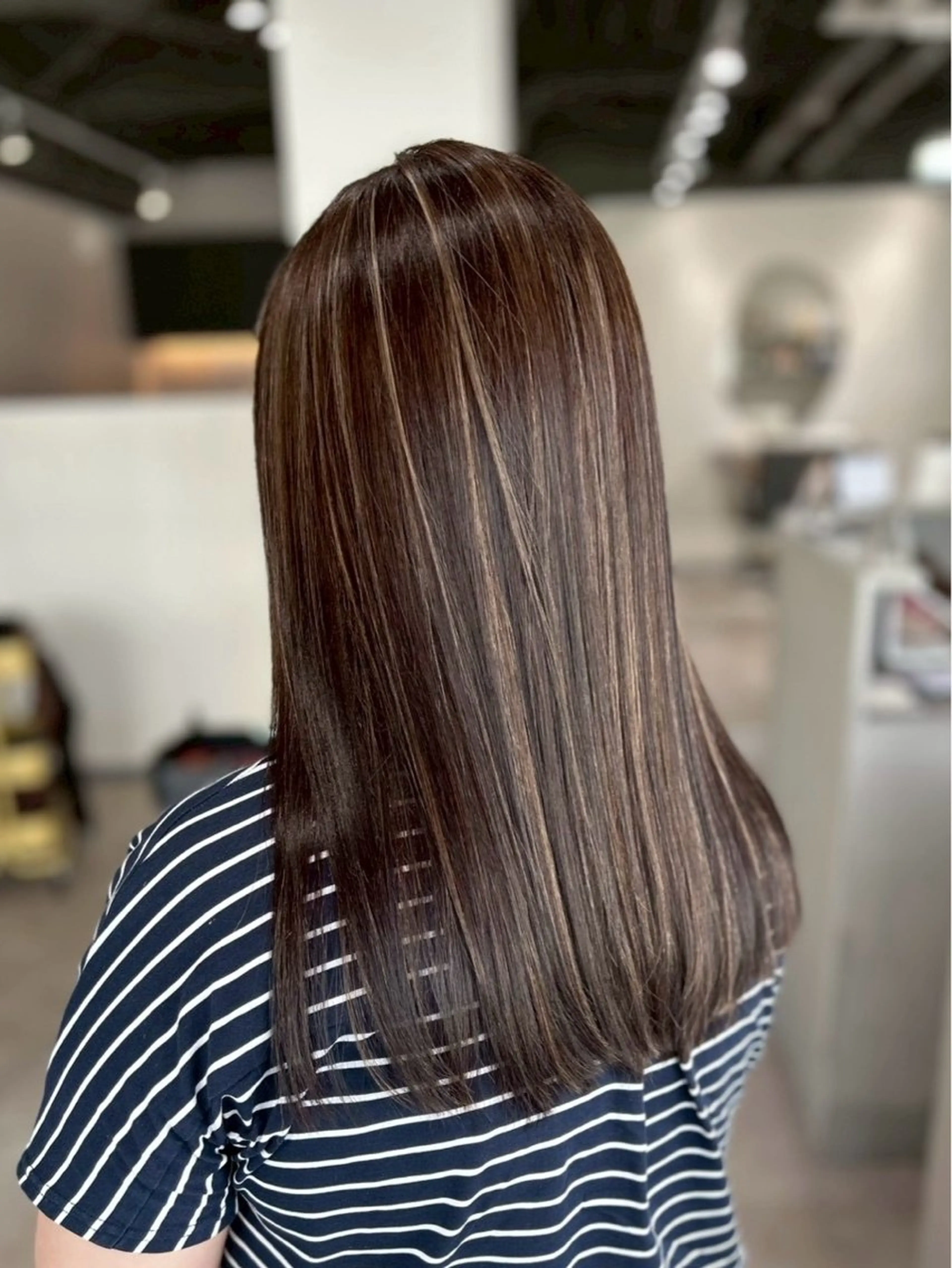 セミロング カラー カット ヘアカラー トリートメント 白髪ぼかし職人 長嶋零のヘアスタイル