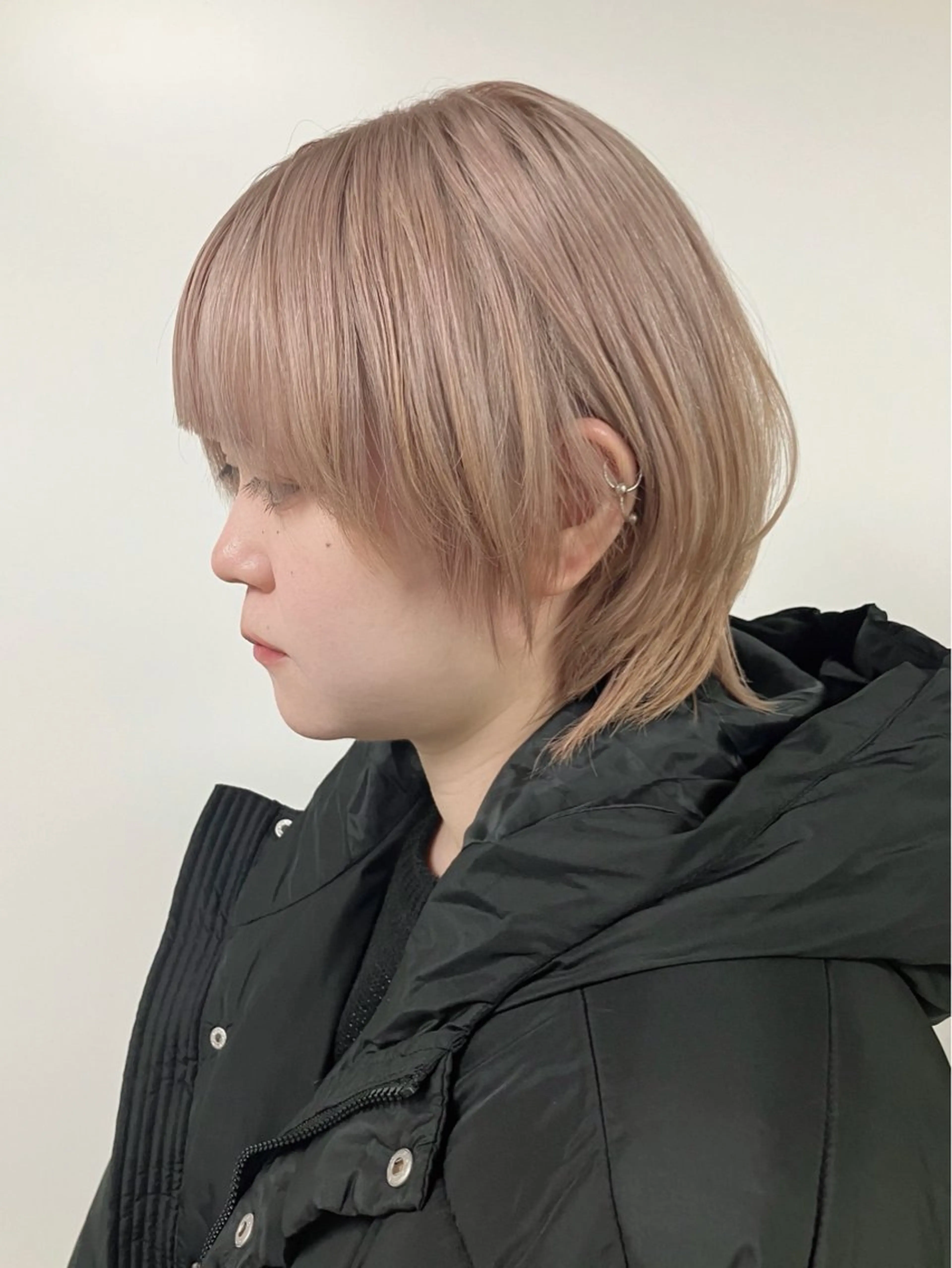 ミディアム ショートボブ ミディアムレイヤー ボブ レイヤーカット 似合わせカット moriofromlondon原宿本店所属・fumikaブリーチ /ウルフのヘアスタイル