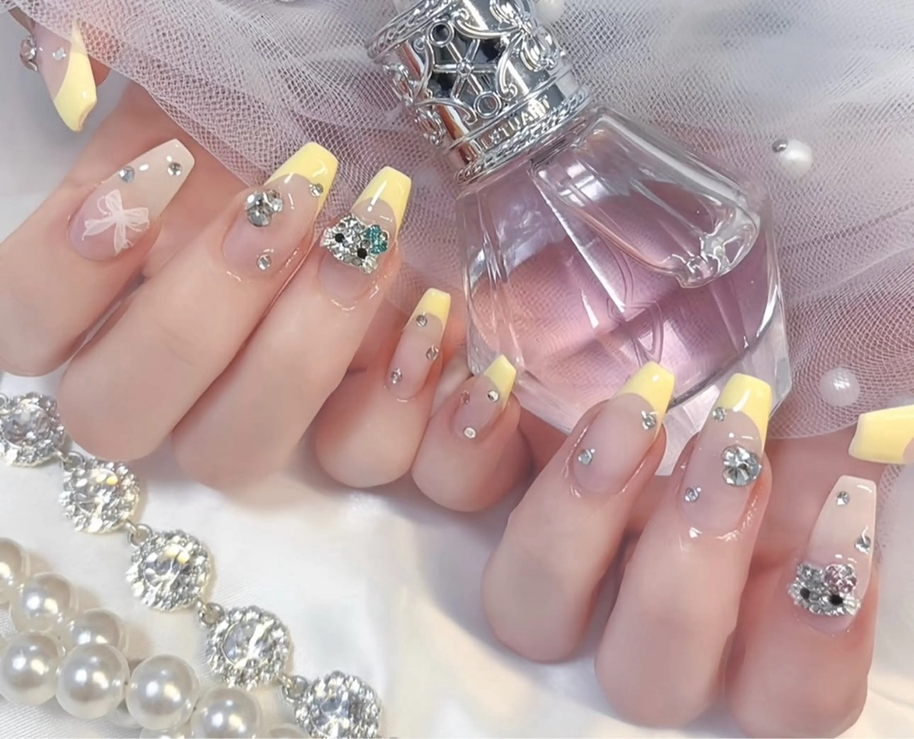 ネイル フレンチネイル ジェルネイル ガラスフレンチ ハロウィン ハート H.baby Nail Salonのネイルデザイン