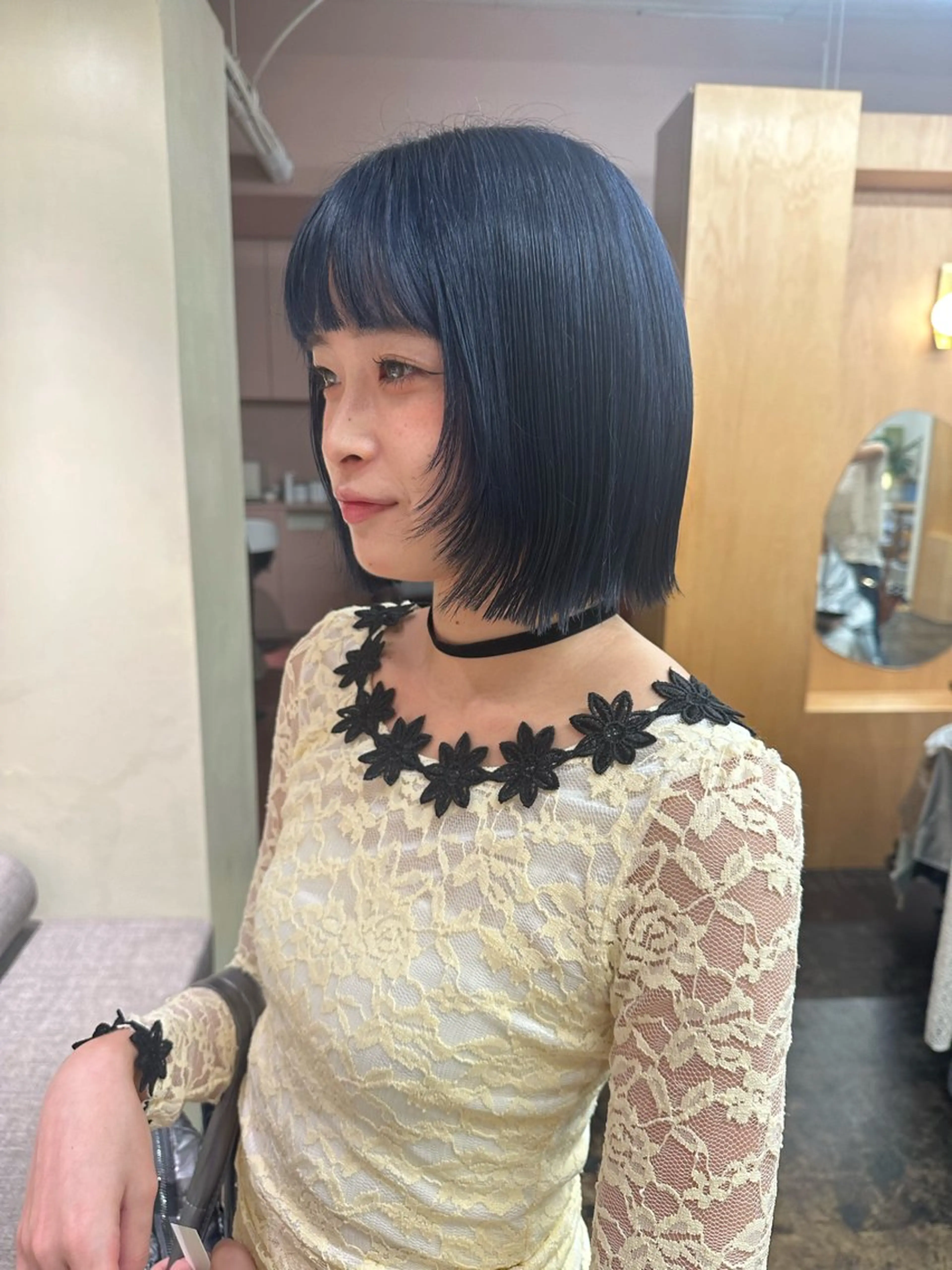 ショート カラー ブリーチ ネイビーカラー カット ヘアカラー yupi🐈‍⬛ レイヤー/パーマのヘアスタイル