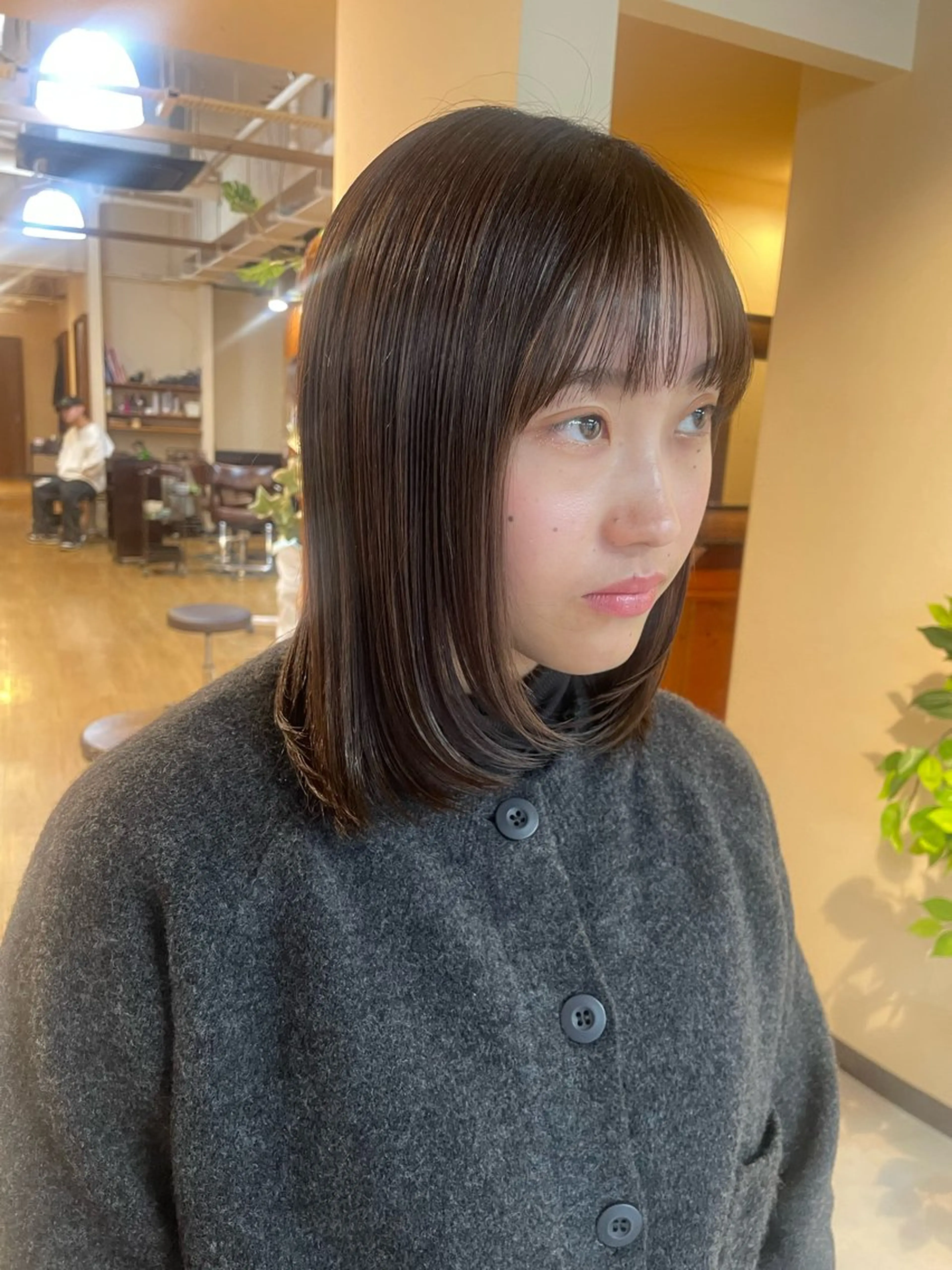 ミディアム 顔まわりレイヤー 顔周りカット レイヤーカット 宮本 いぶきのヘアスタイル