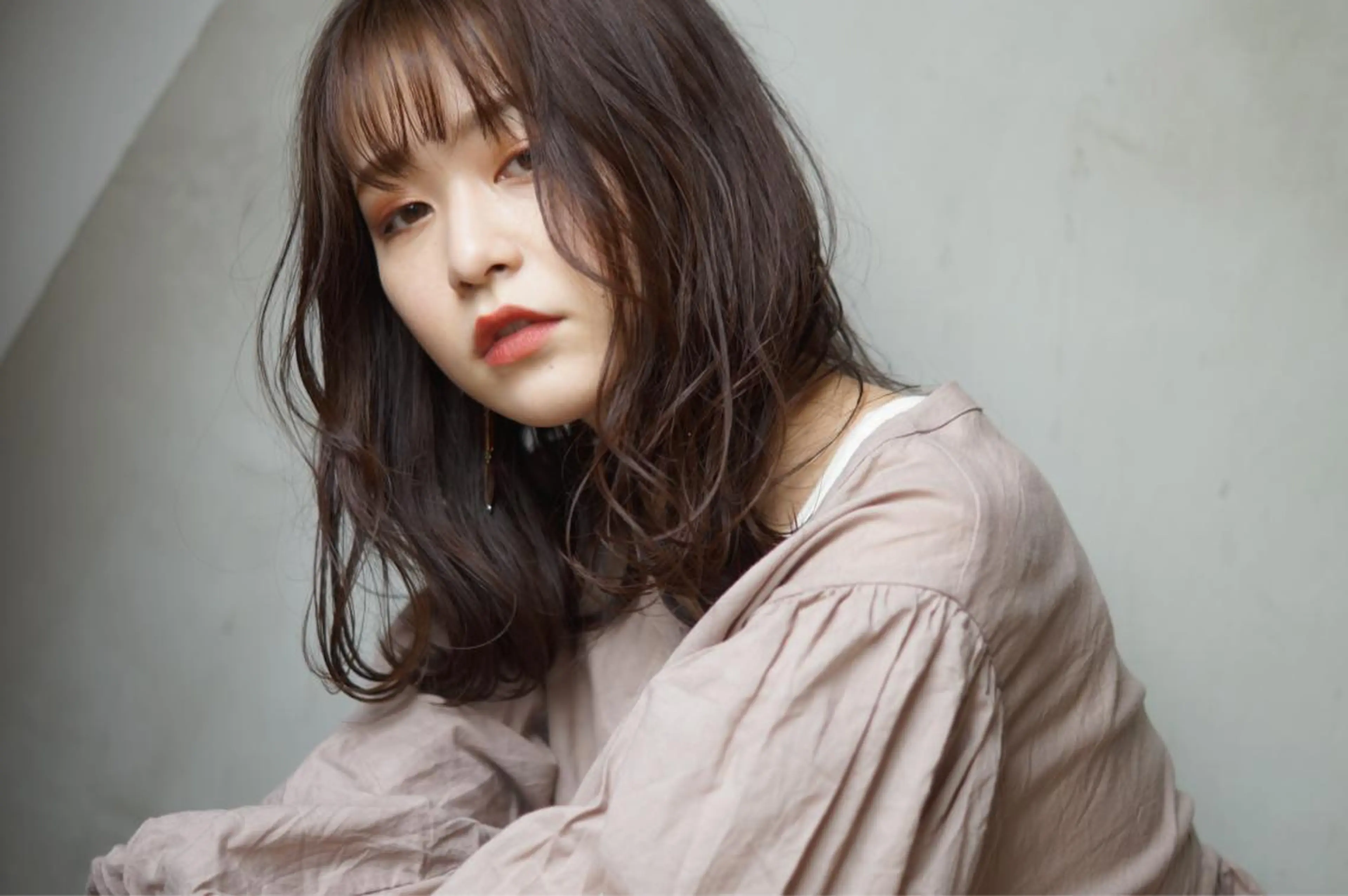 ミディアム アッシュ 外国人風カラー ハイライト 髪質改善 韓国風ヘア カット ヘアカラー トリートメント hoNua. 栄/透明感カラーのヘアスタイル