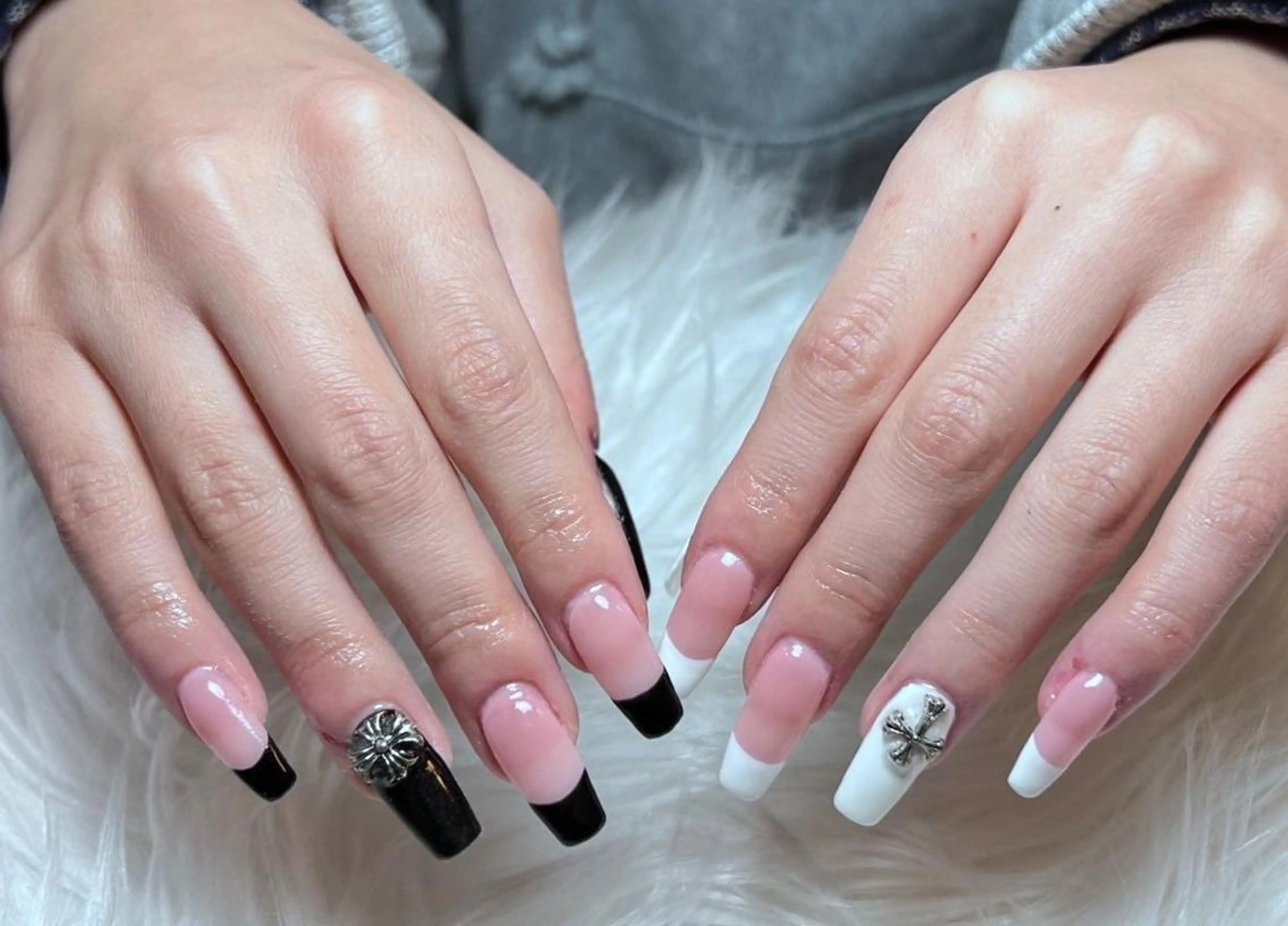 ネイル RAFFINE 月🦋🩵のネイルデザイン