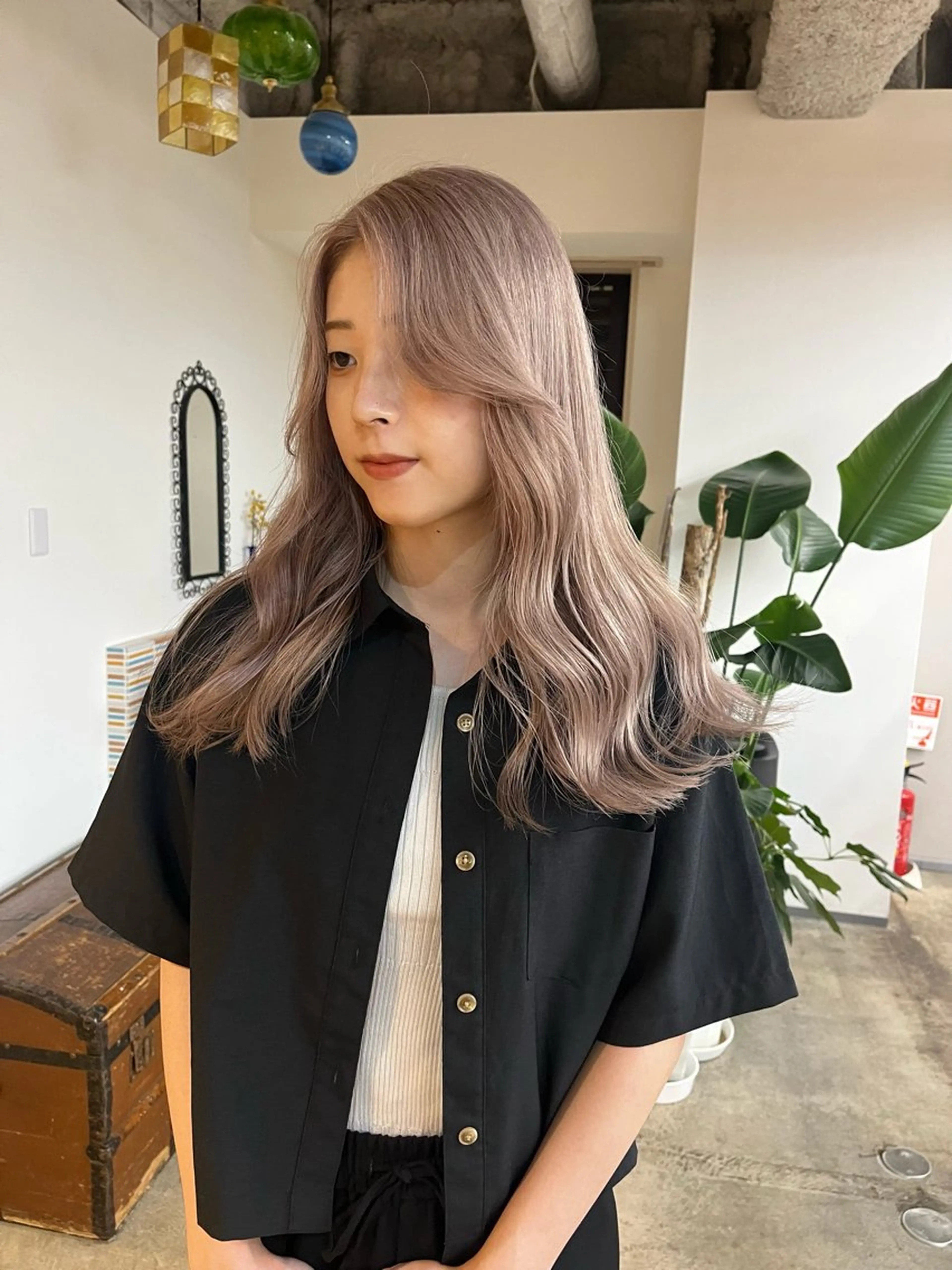 セミロング カラー ベージュカラー ブリーチ ミルクティーベージュ カット ヘアカラー トリートメント 🩷ハイトーン透明感 レイヤー🩷ユリカのヘアスタイル