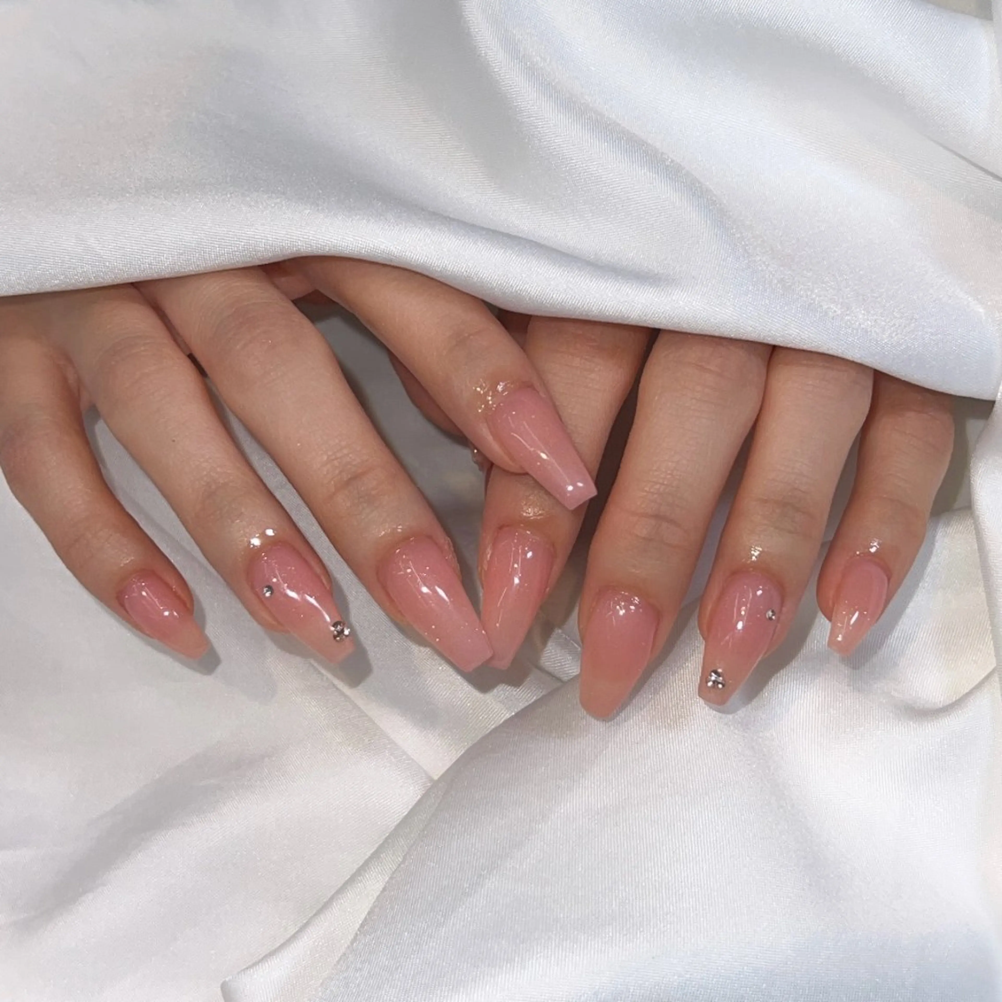 ★オフ無し★ハンド☆ワンカラーネイルorラメグラ＋パーツ（サンプルから選択♪)の写真