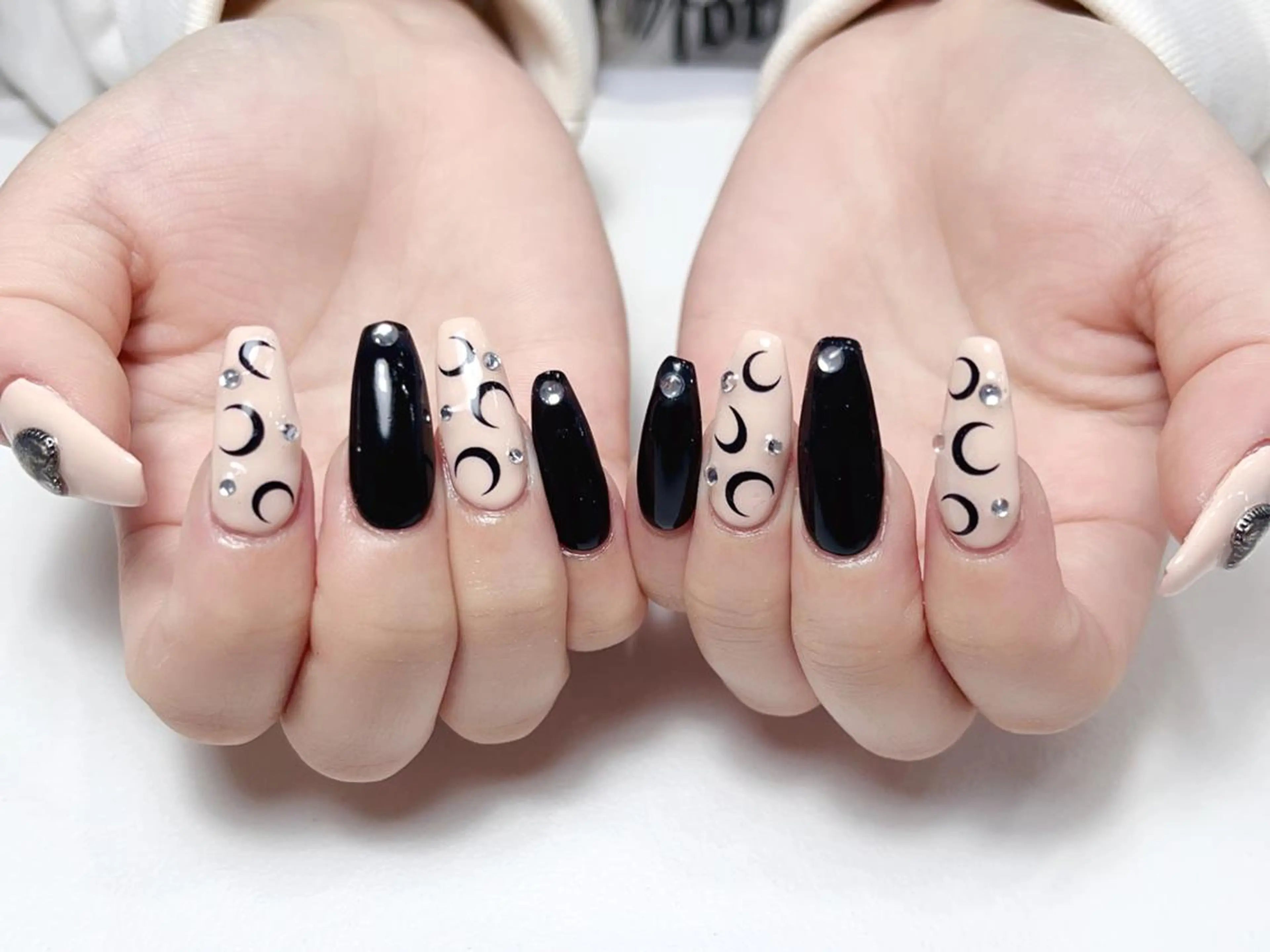 ネイル Elegant beautyシュルイのネイルデザイン