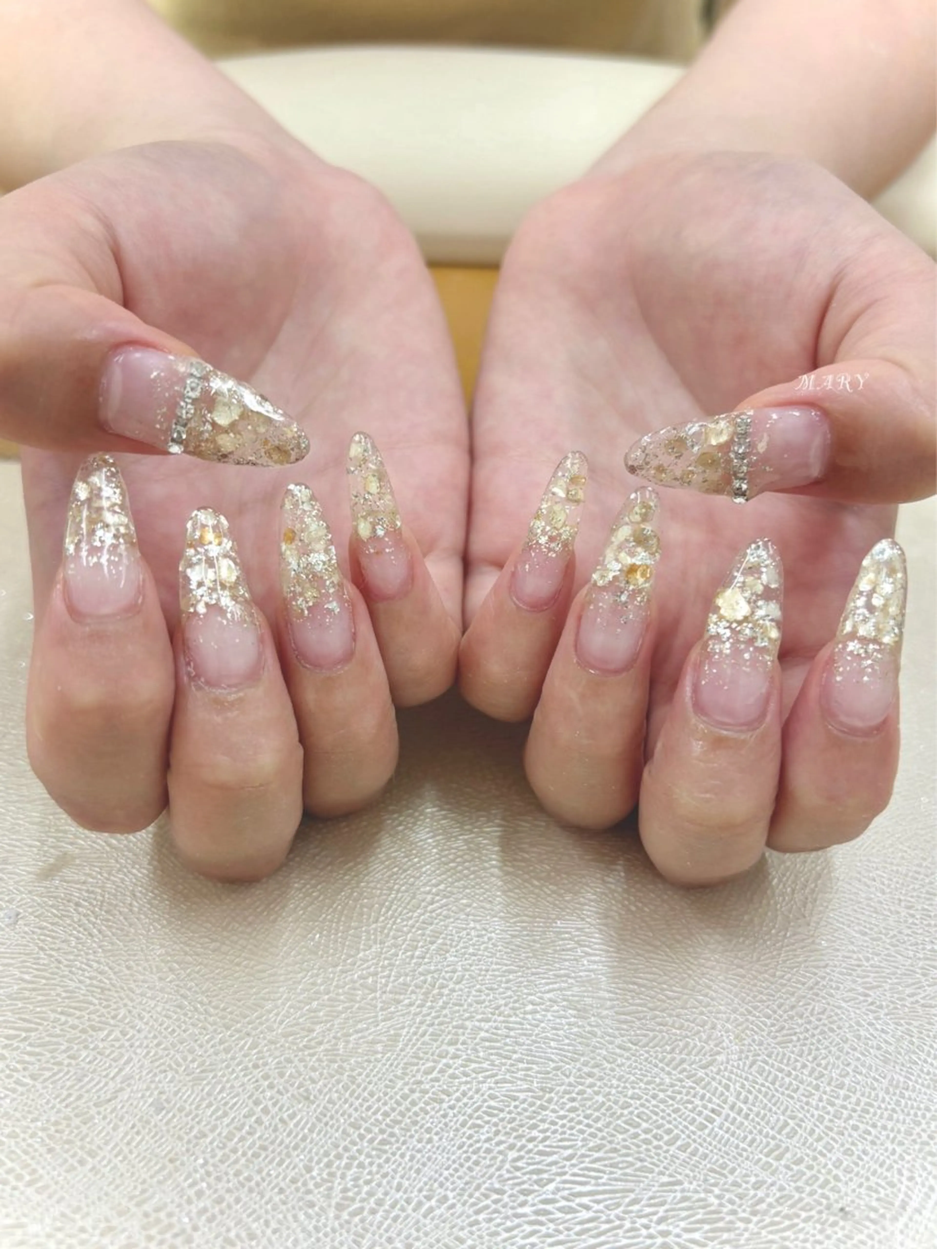 ネイル グラデーション キラキラネイル ラメ(グリッター) ラメグラデーション ニュアンスネイル ハンドネイル Mary nail所属・Mary nail .narumiのネイルデザイン