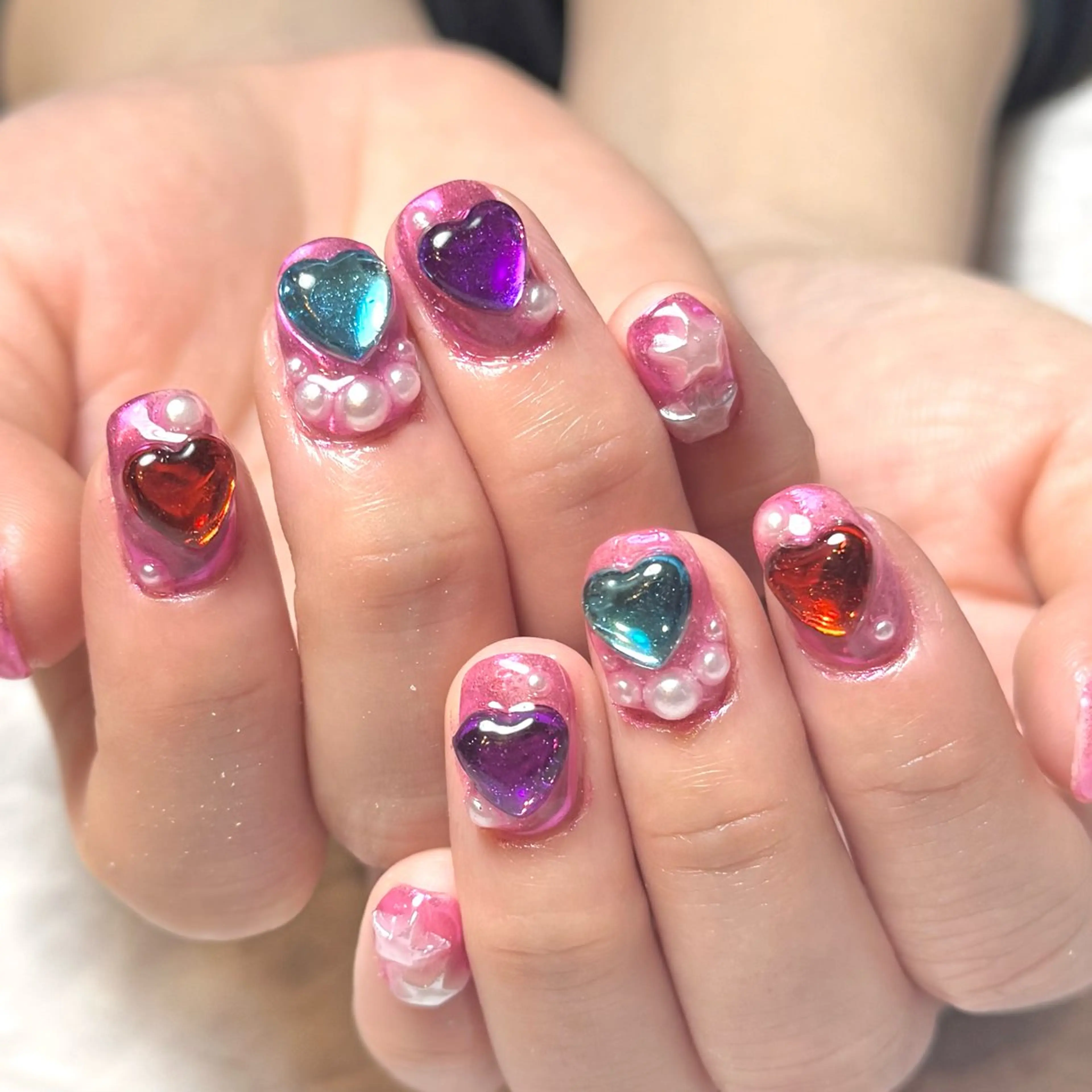 ネイル ガーリー ハート キラキラネイル ミラーネイル バレンタイン ハンドネイル Nail Salon Lillion【リリオン】所属・lillion karenのネイルデザイン