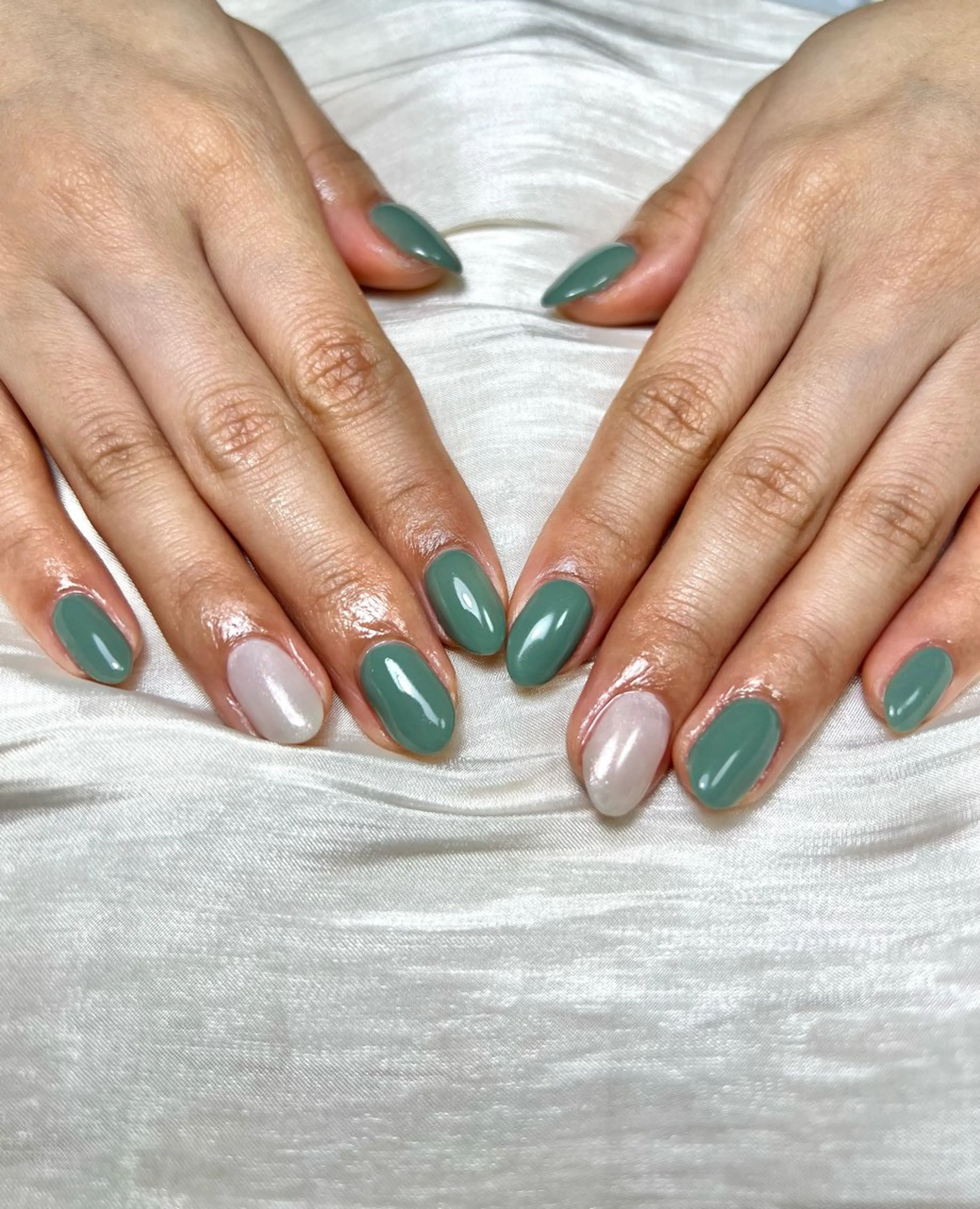 ネイル White dear fujiwaraのネイルデザイン