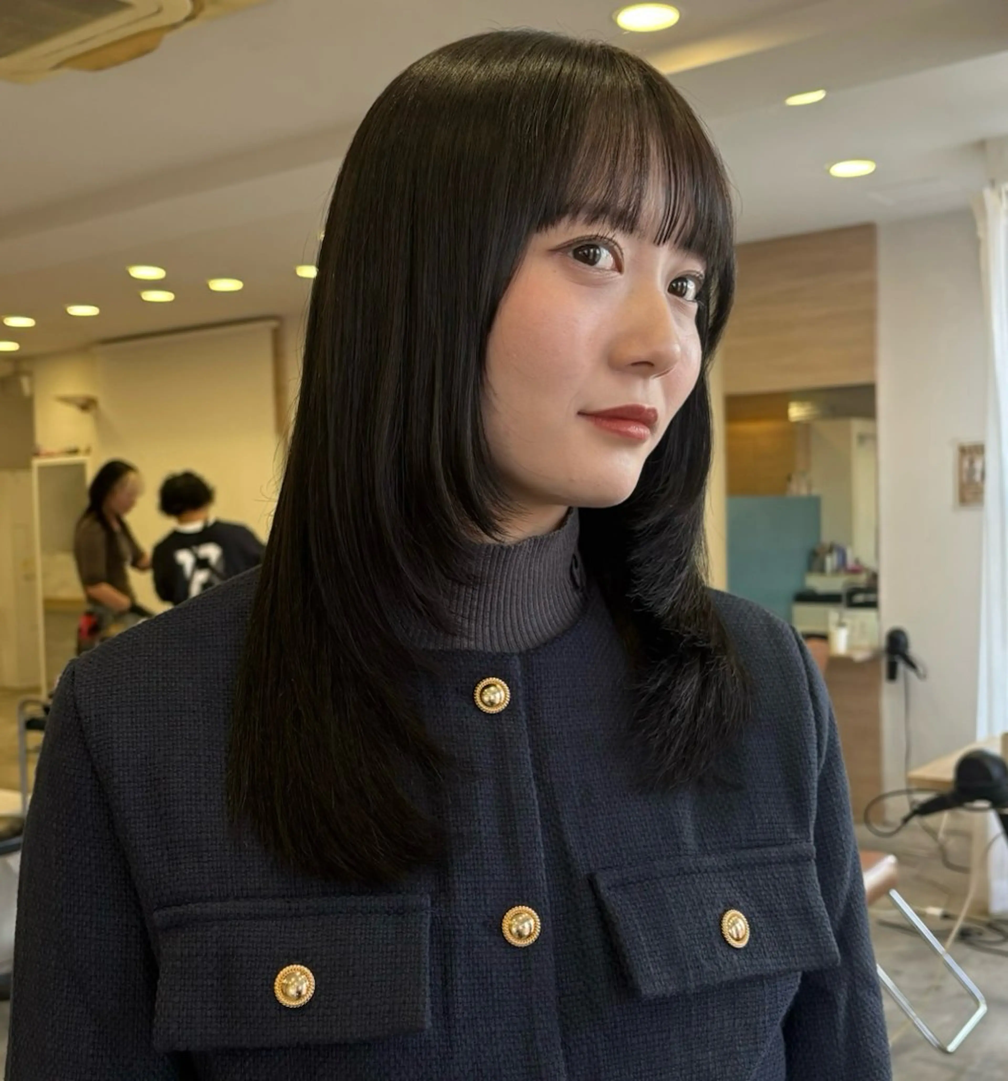 セミロング アッシュ 顔まわりレイヤー ハッシュカット ハイレイヤー 髪質改善 ヘアカラー レイヤー/ 透明感カラー/チナツのヘアスタイル