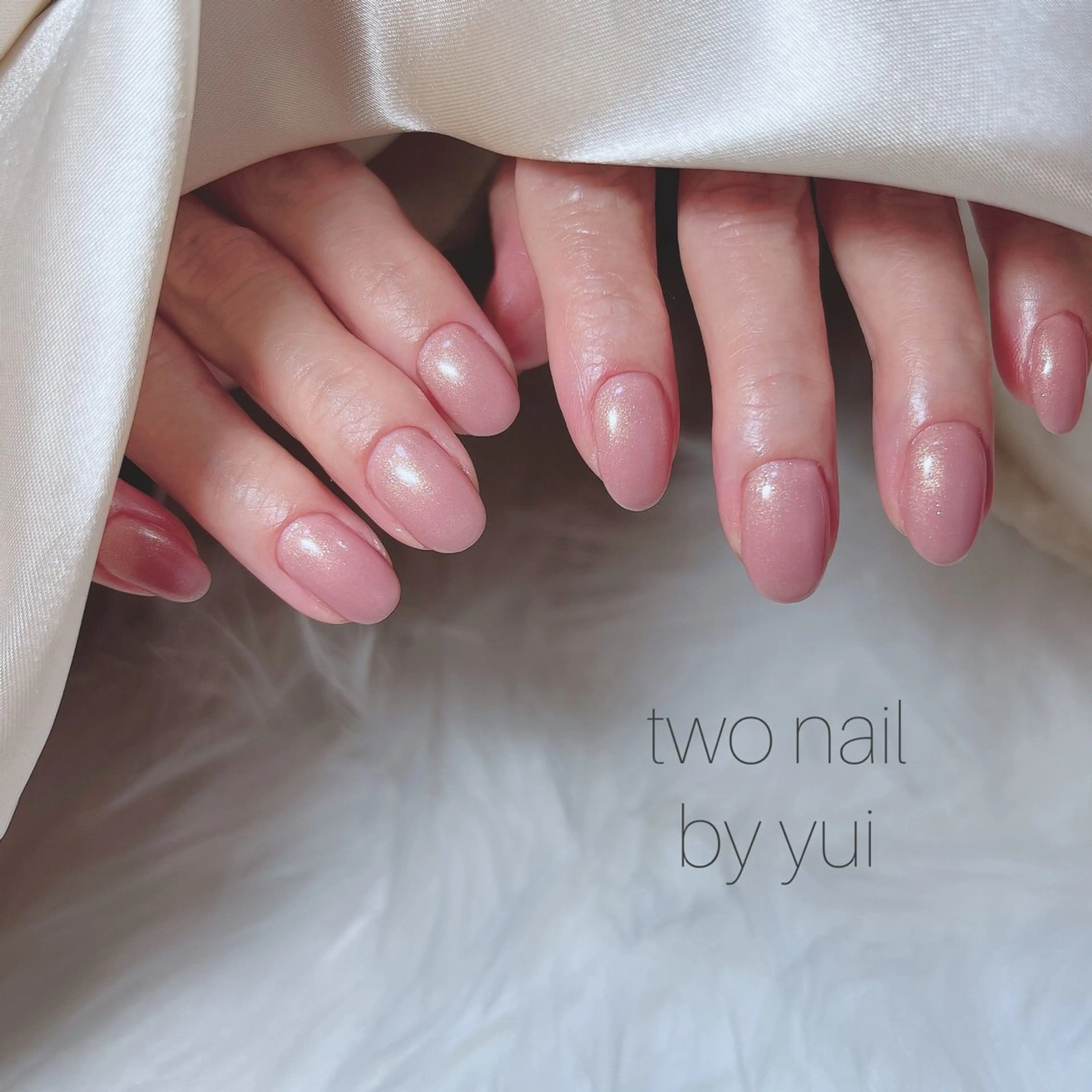 ネイル キラキラネイル ネイルチップ ホワイト ハンドネイル two nailのネイルデザイン