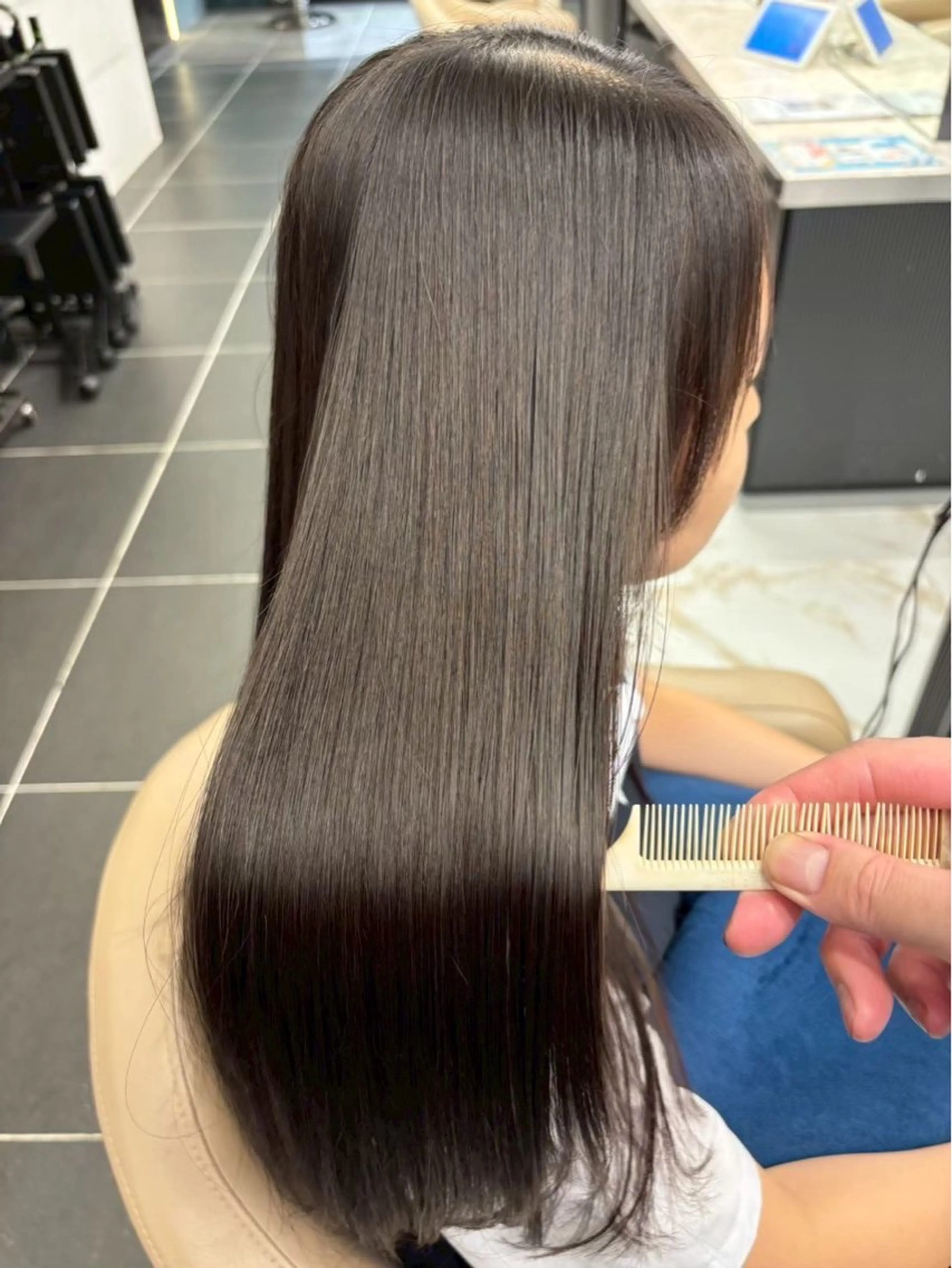 ロング EARTH浦和所属・小向 音緒のヘアスタイル