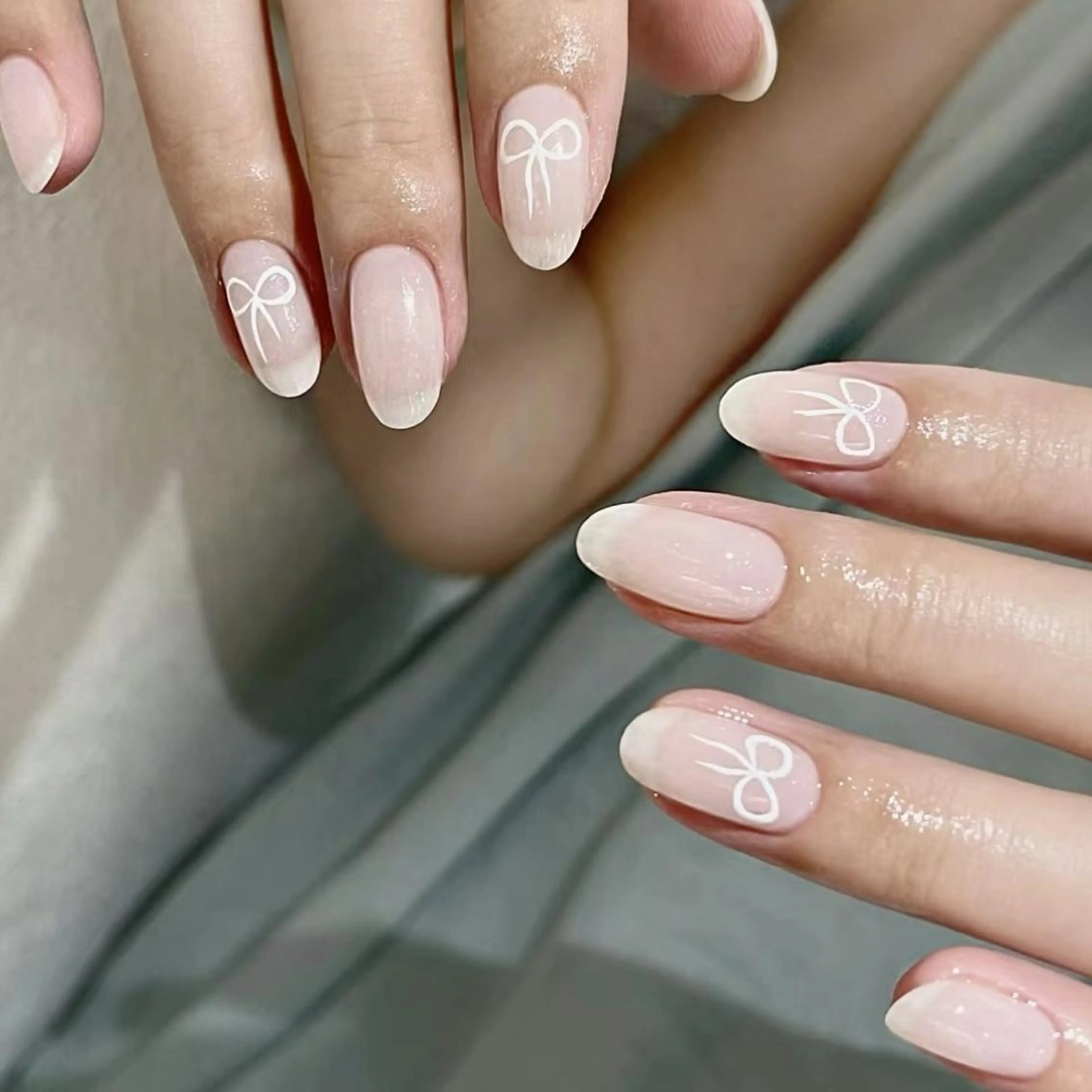 ネイル RAFFINE 月🦋🩵のネイルデザイン