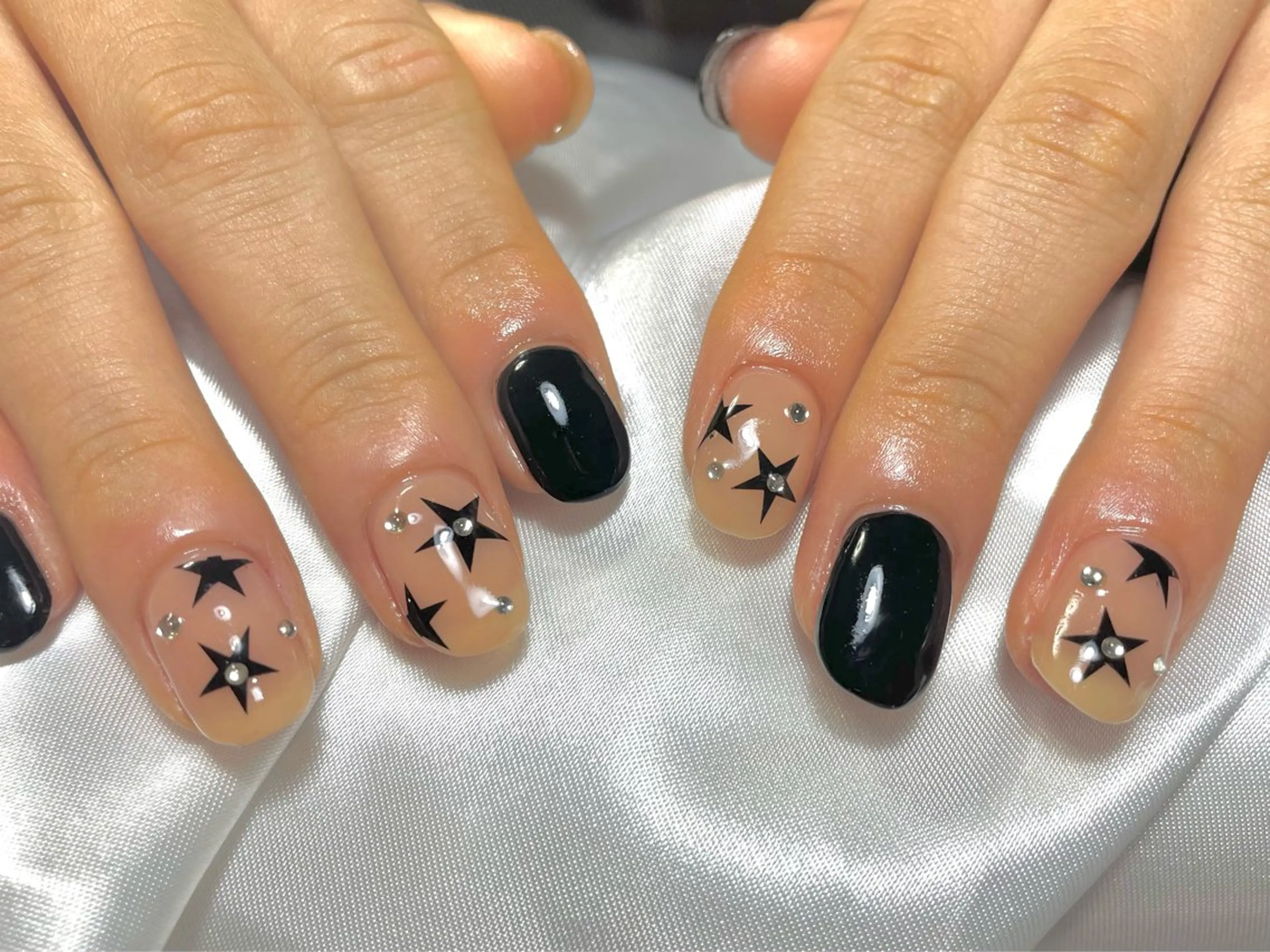 ネイル アートネイル ハンドネイル alma (アルマ)のネイルデザイン