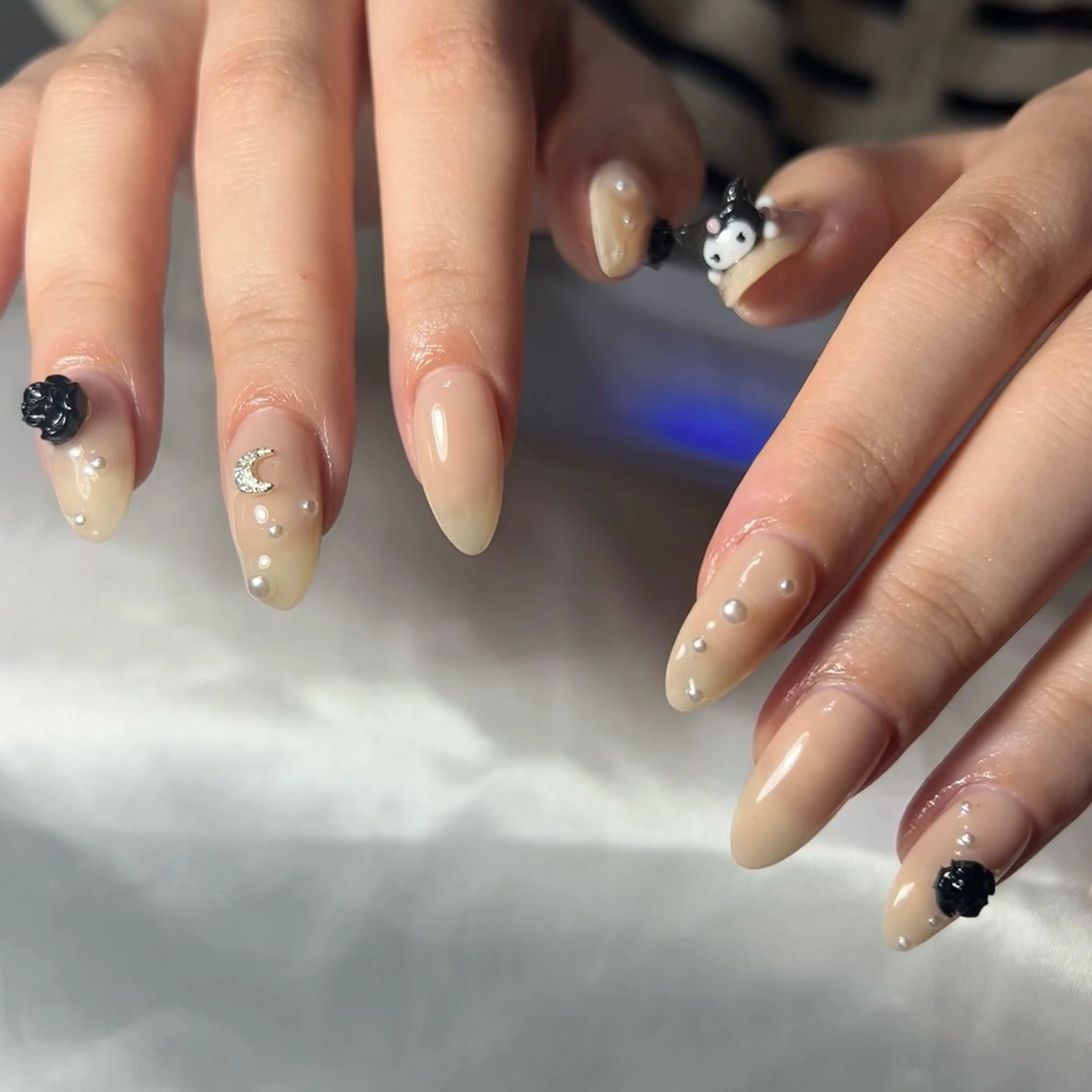 ネイル 持ち込み ハンドネイル nailroom‪ sb‪‪𓈒𓂂𓏸のネイルデザイン