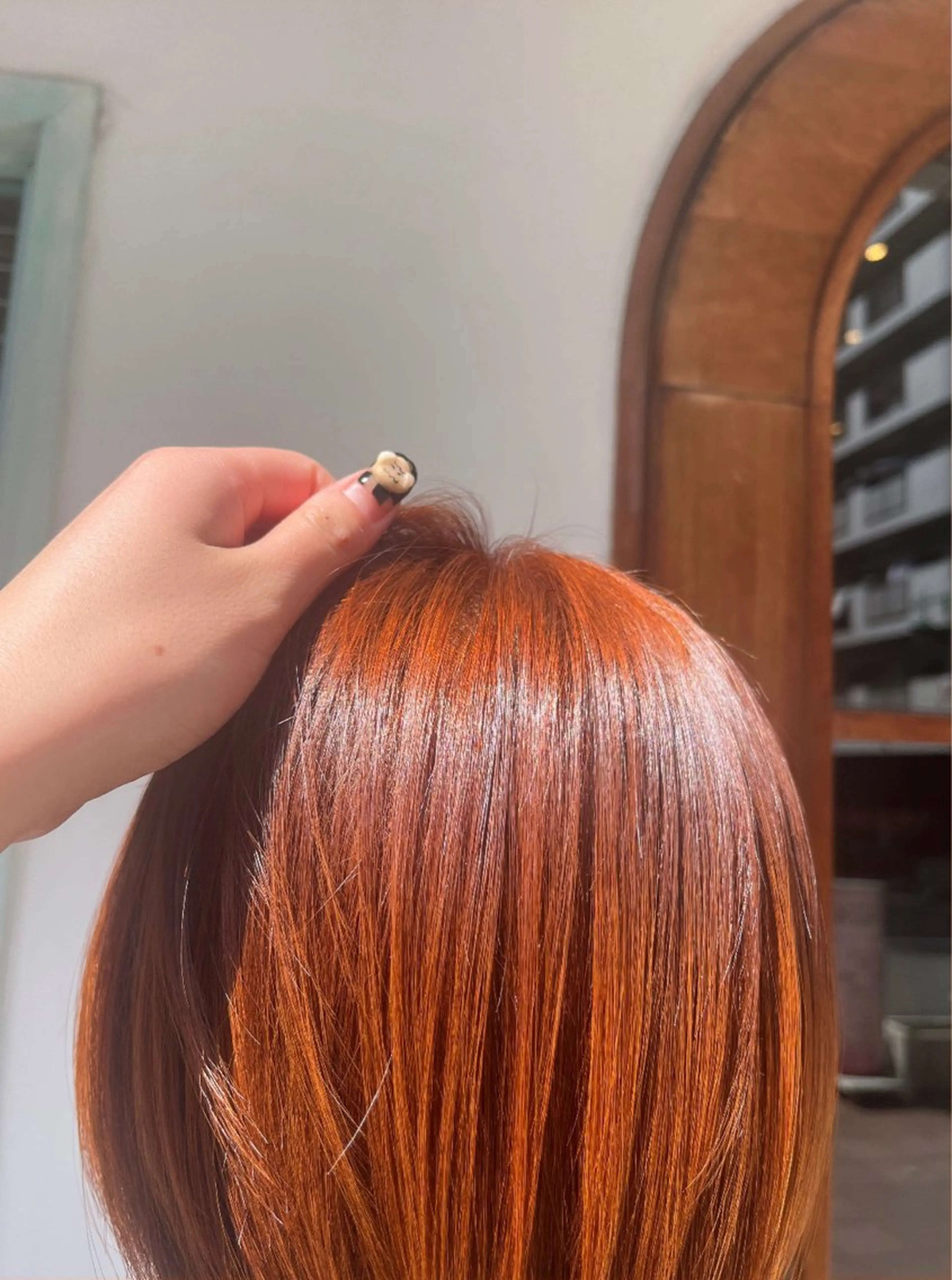 ショート カラー ブリーチ オレンジ ヘアカラー さとう ちほみ🐼のヘアスタイル