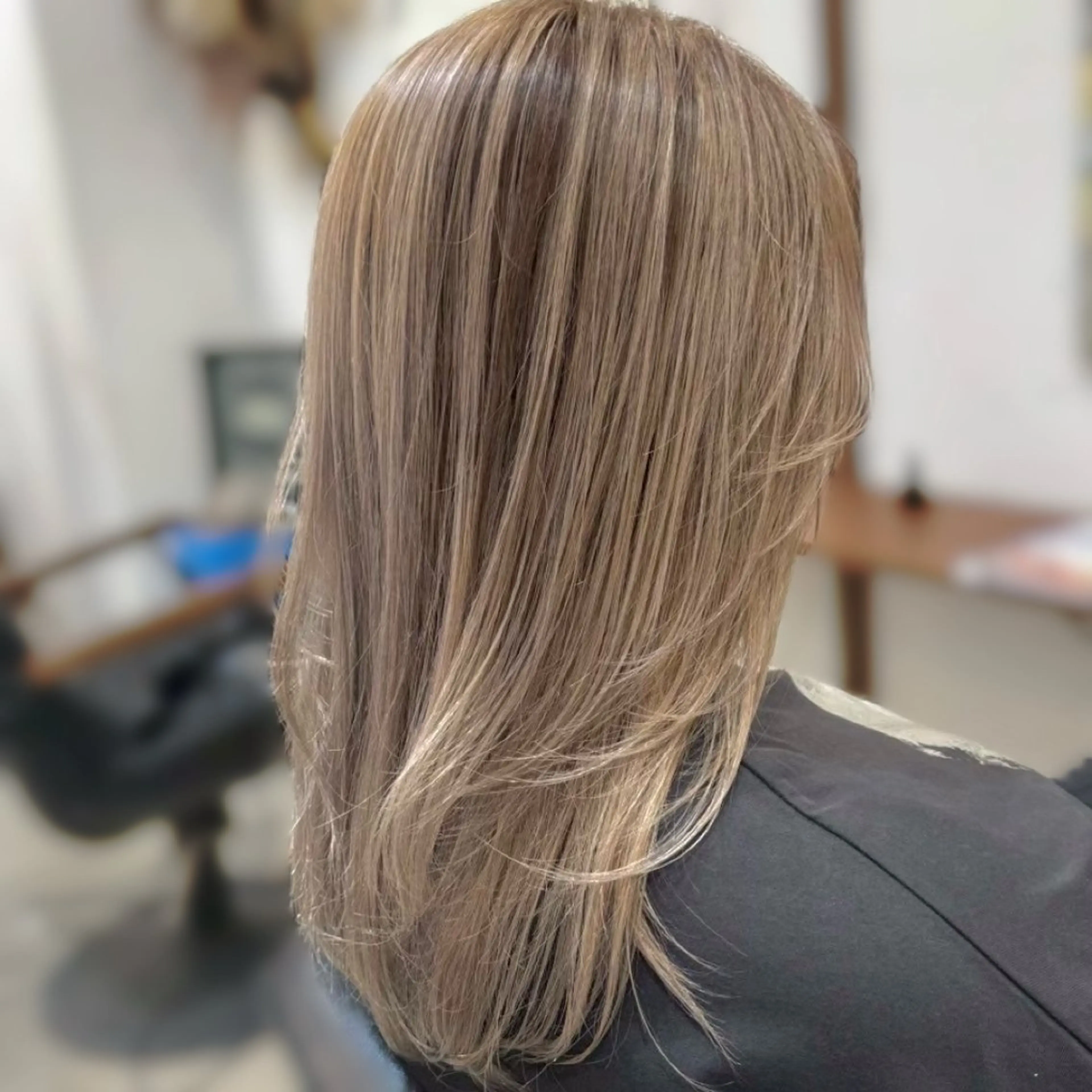 ミディアム 坂本 璃里杏のヘアスタイル