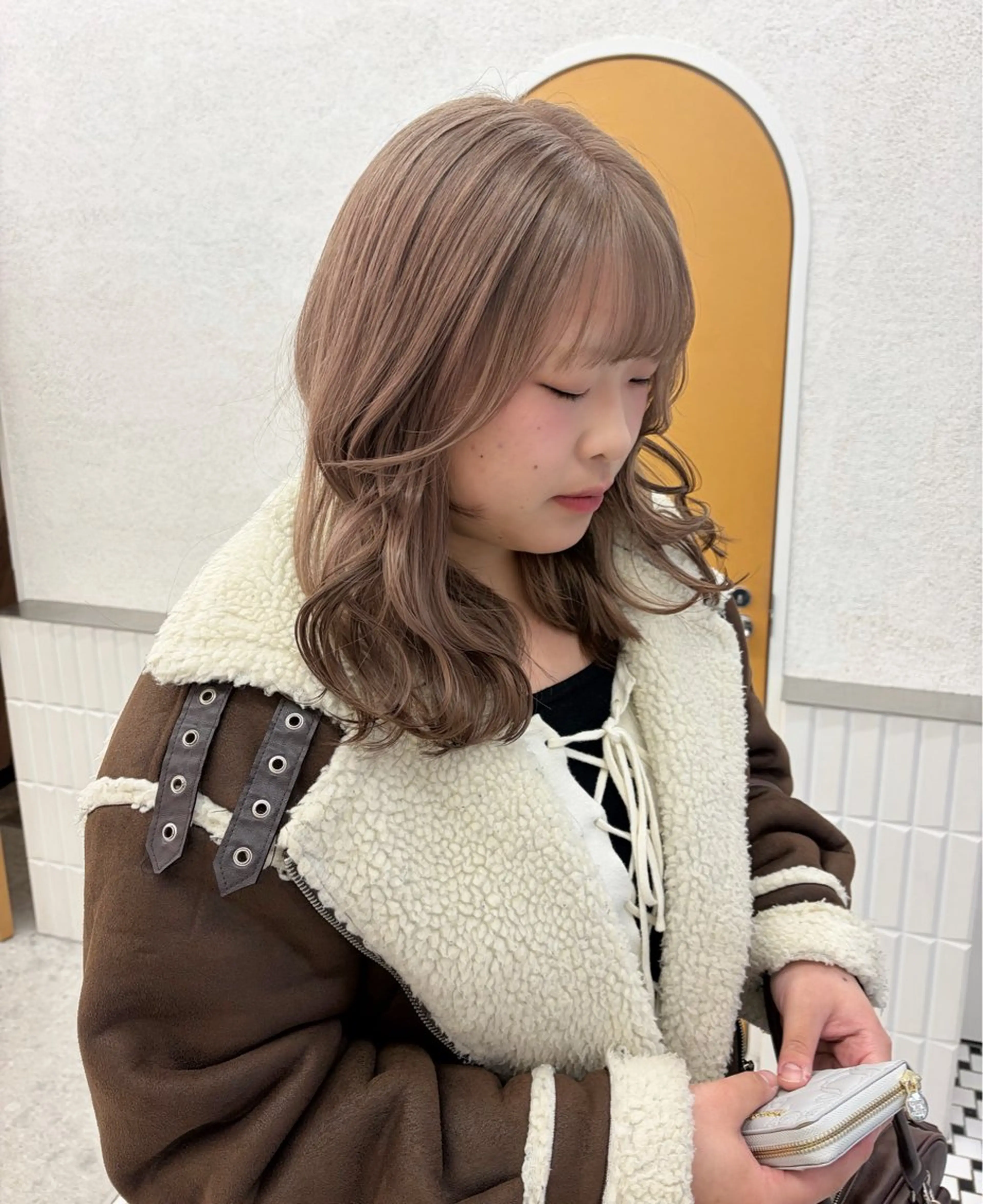 セミロング カット ヘアカラー リン🔔ボブ cut 柔らかベージュ🤎のヘアスタイル