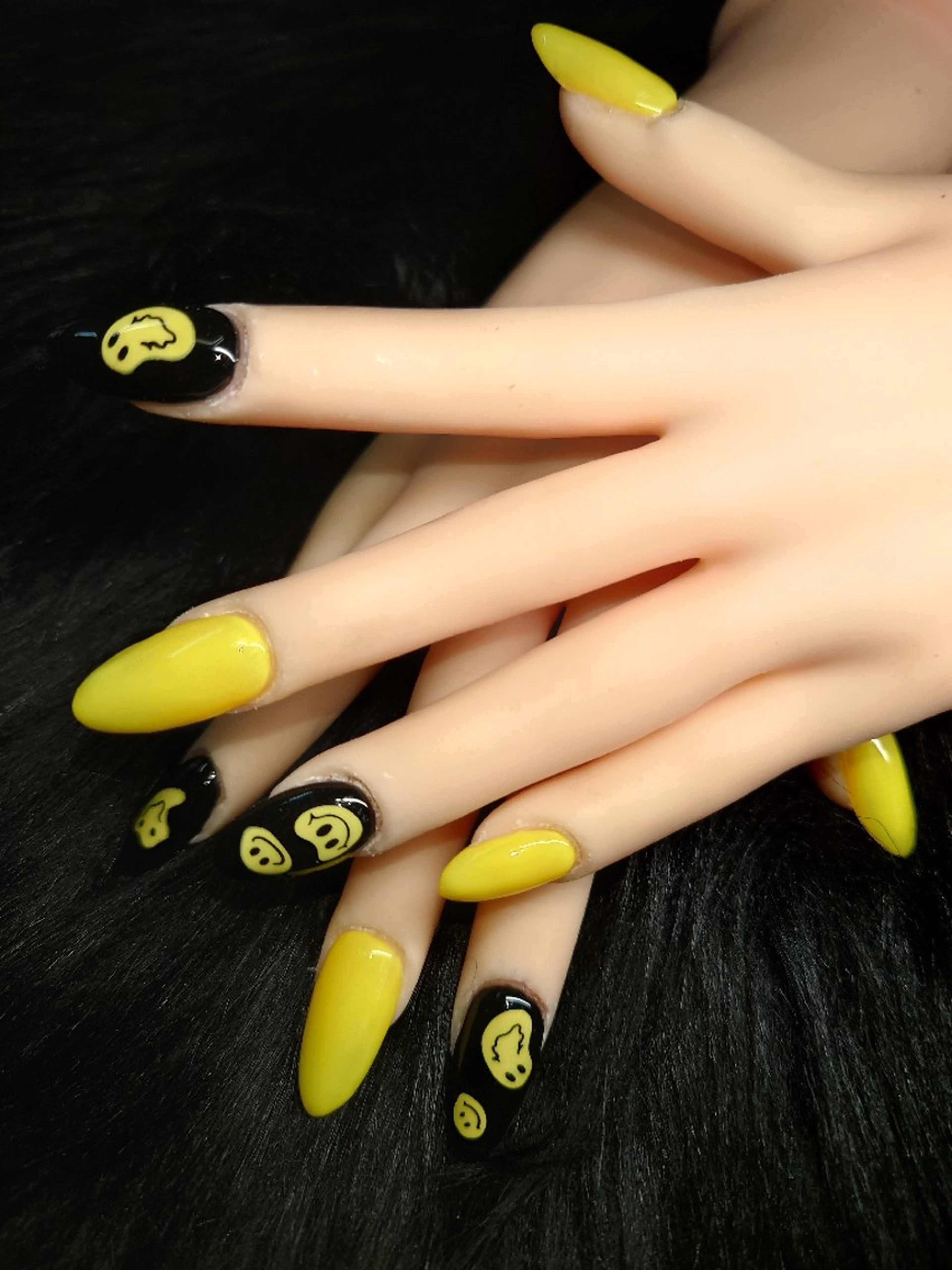 ネイル White  Se7enのネイルデザイン