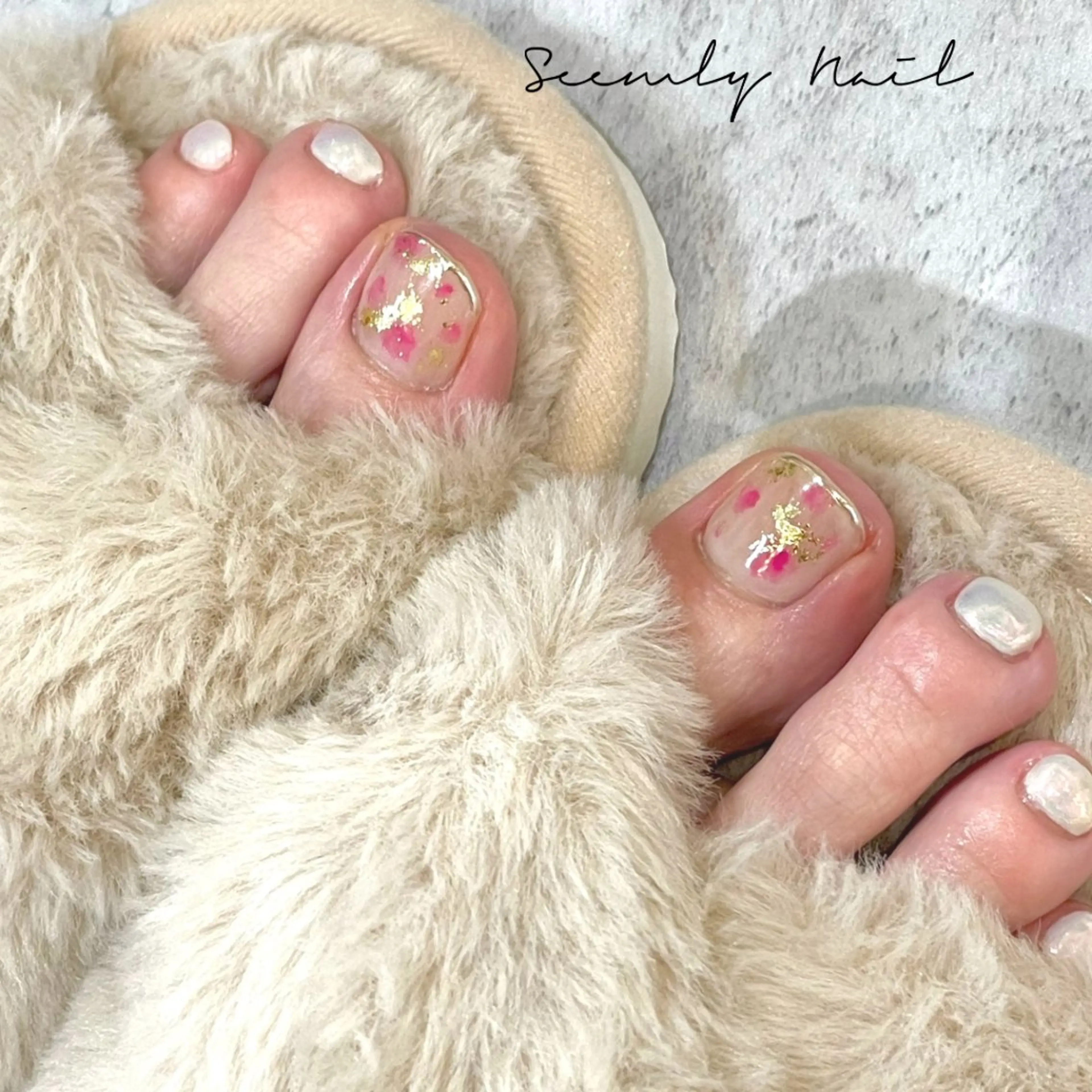 ネイル アートネイル オーロラネイル フラワーネイル フットネイル マグネットネイル フットネイル Seemly 千田町店所属・フラワーパラジェル 🌸シームリーエミのネイルデザイン