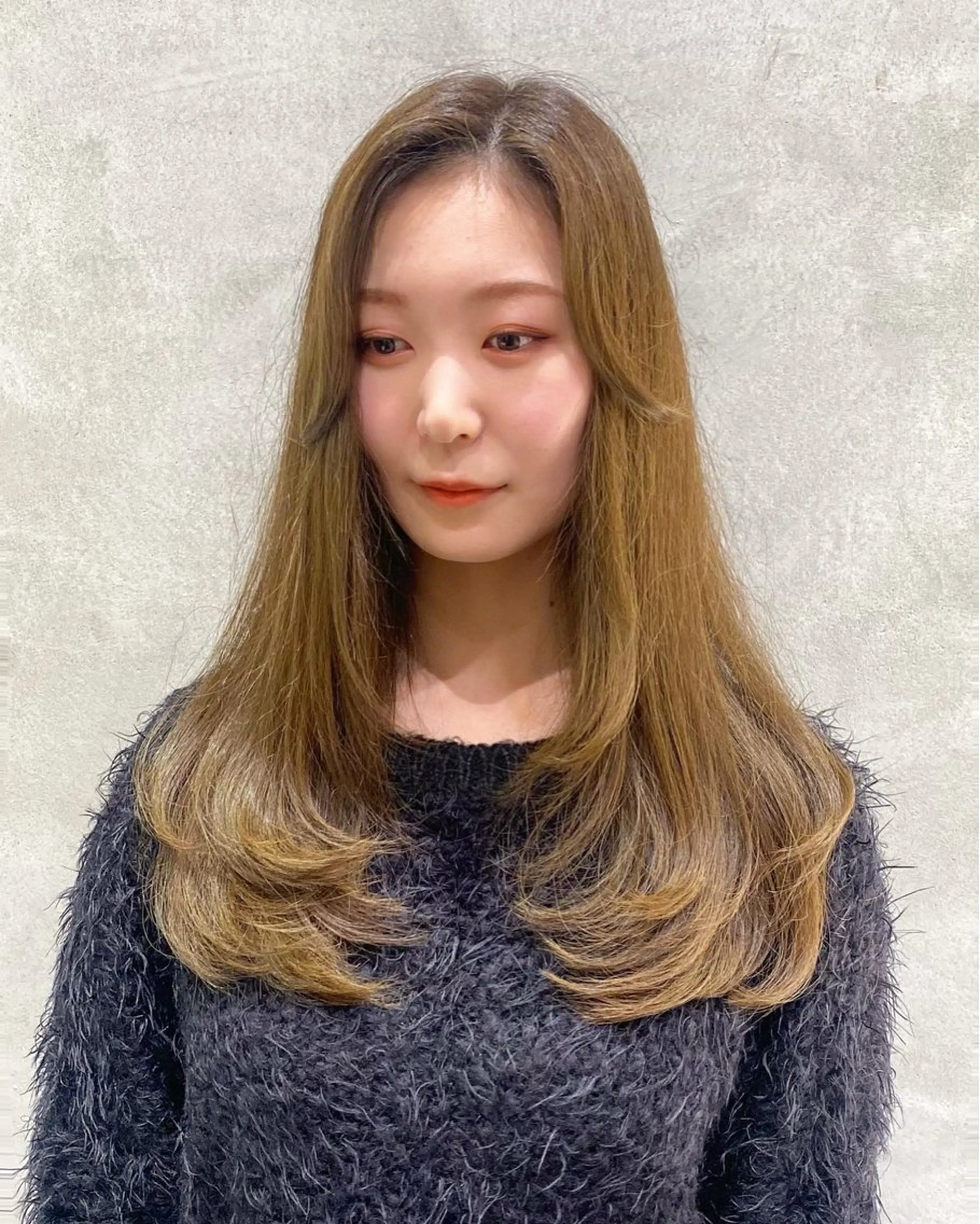 ロング カラー 韓国風ヘア レイヤーカット トリートメント カット ヘアカラー トリートメント SHICENEケイ レイヤーカット🦋のヘアスタイル
