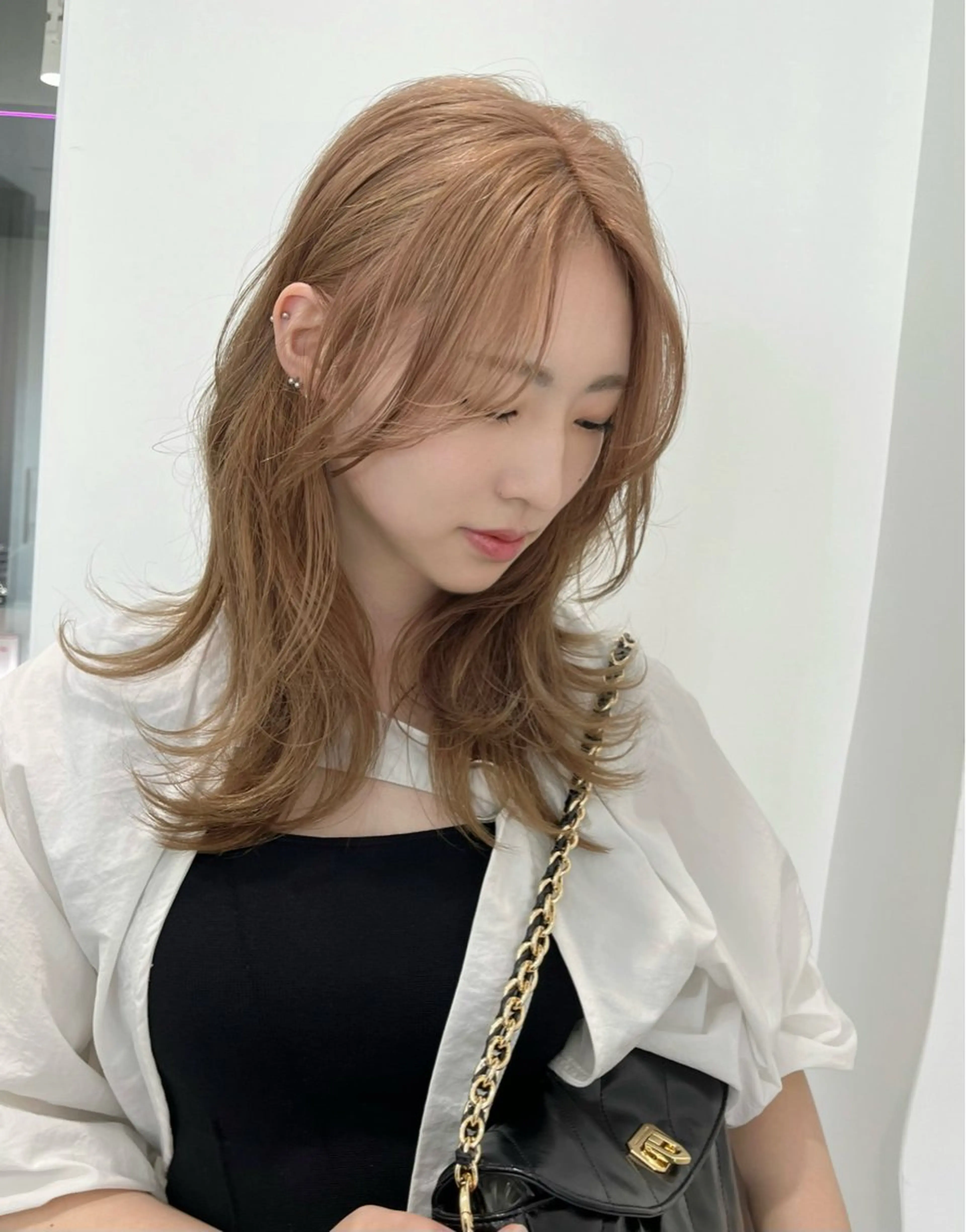 ミディアム カラー ベージュカラー ミルクティーベージュ モテヘア/グレージュ /ボブ/前原汐🎐のヘアスタイル