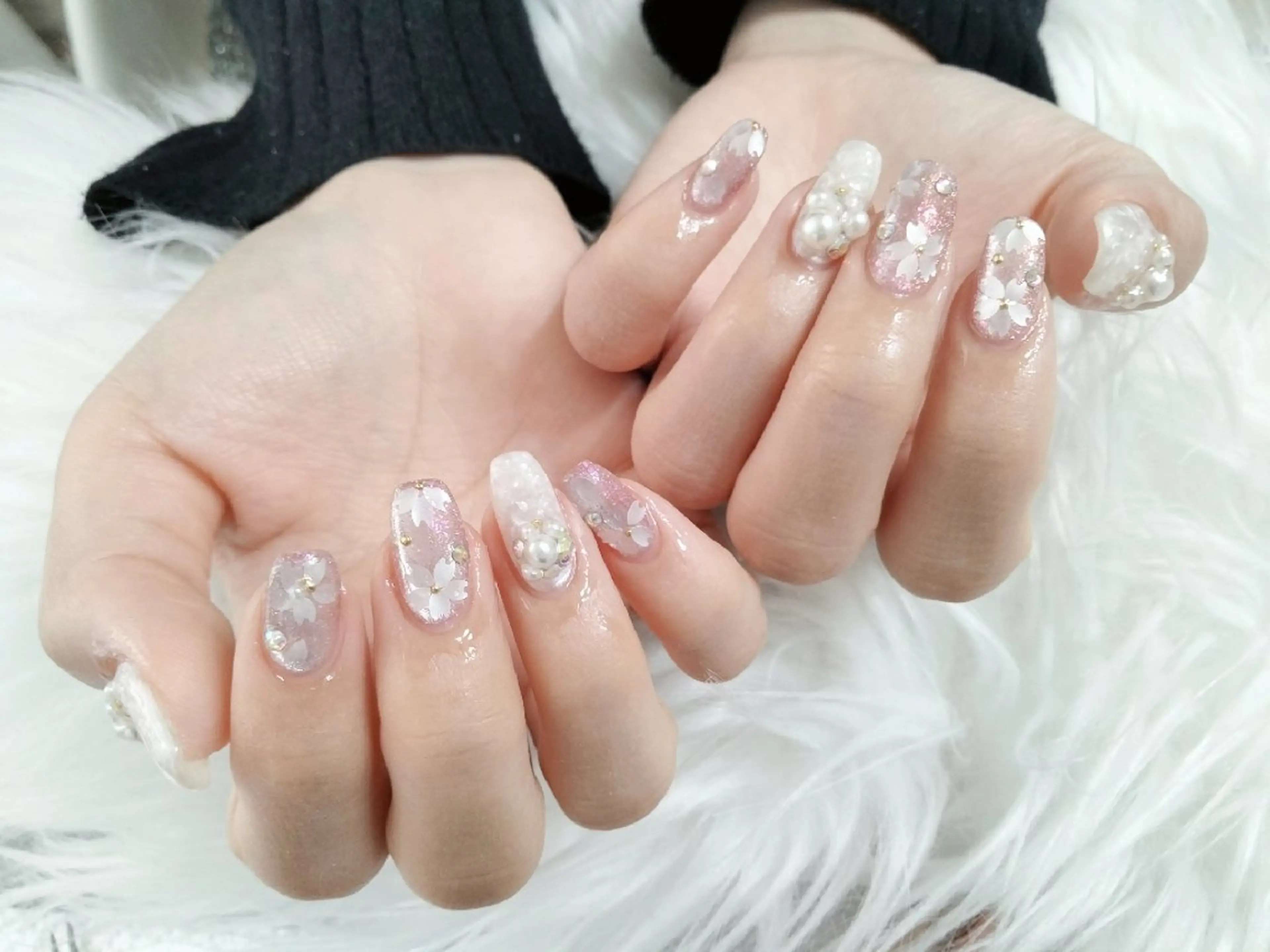 ネイル 桜ネイル 入学式 卒業式 ホログラムネイル マグネットネイル ハンドネイル ハンドケア Beaubie  nailサロンのネイルデザイン