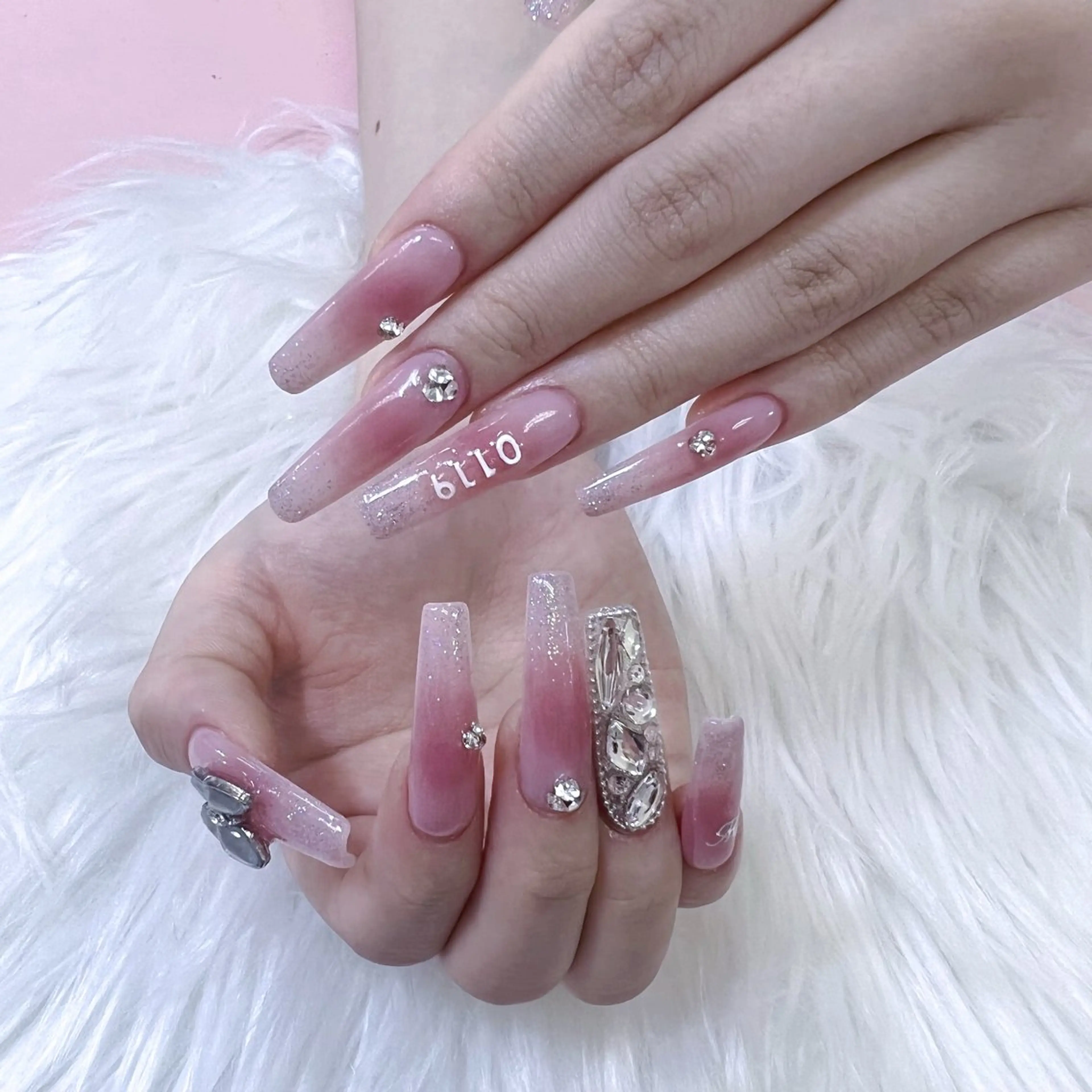 ネイル キラキラネイル マグネットネイル ミラーネイル スカルプネイル ワンホンネイル ハンドネイル NailPrincess所属・princess スカルプ専門店のネイルデザイン