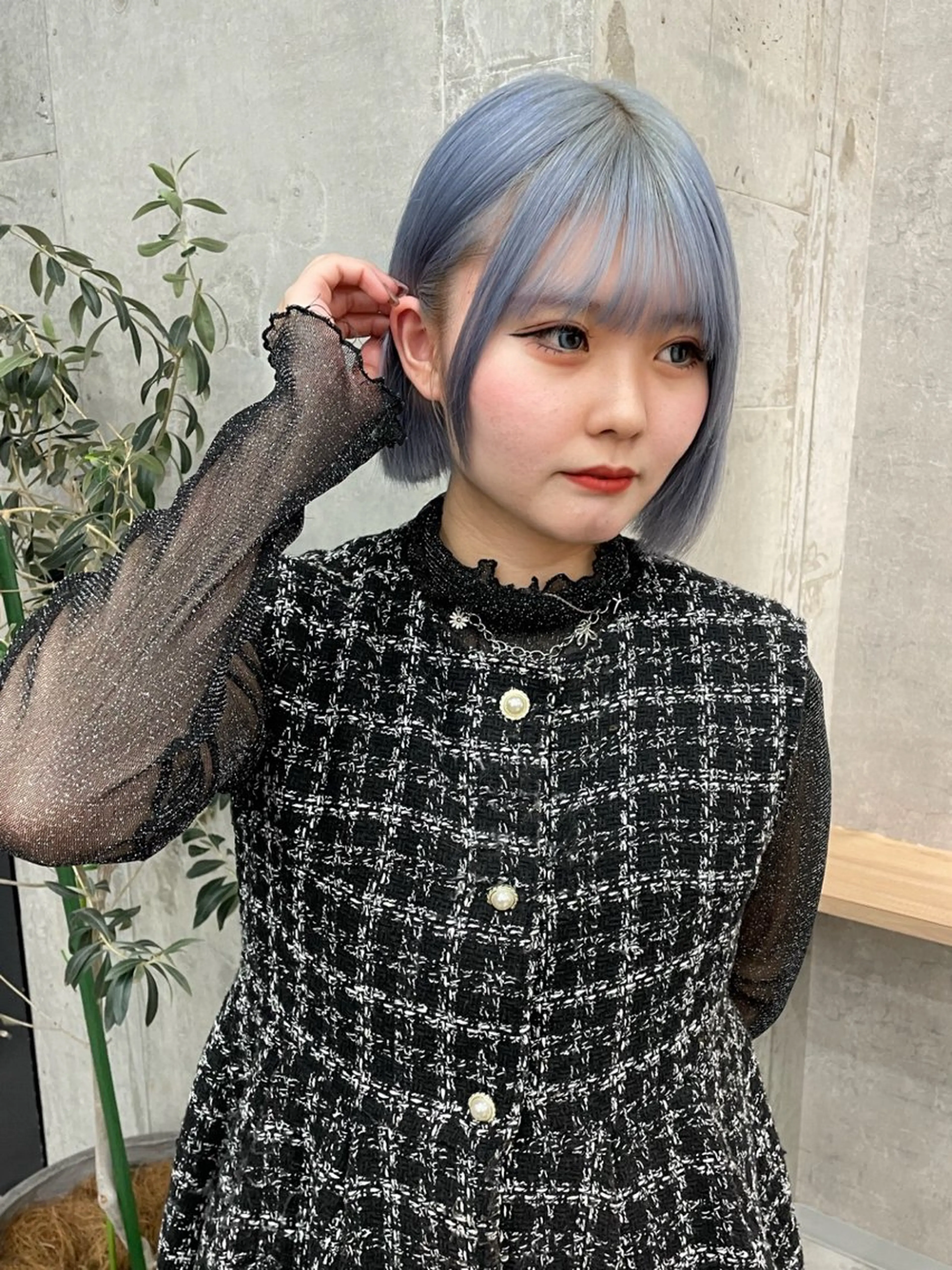 ミディアム カラー ブリーチ ブルーカラー ダブルカラー ハイトーンカラー シルバー ヘアカラー ブリーチ/ベージュ 💕/momoaのヘアスタイル