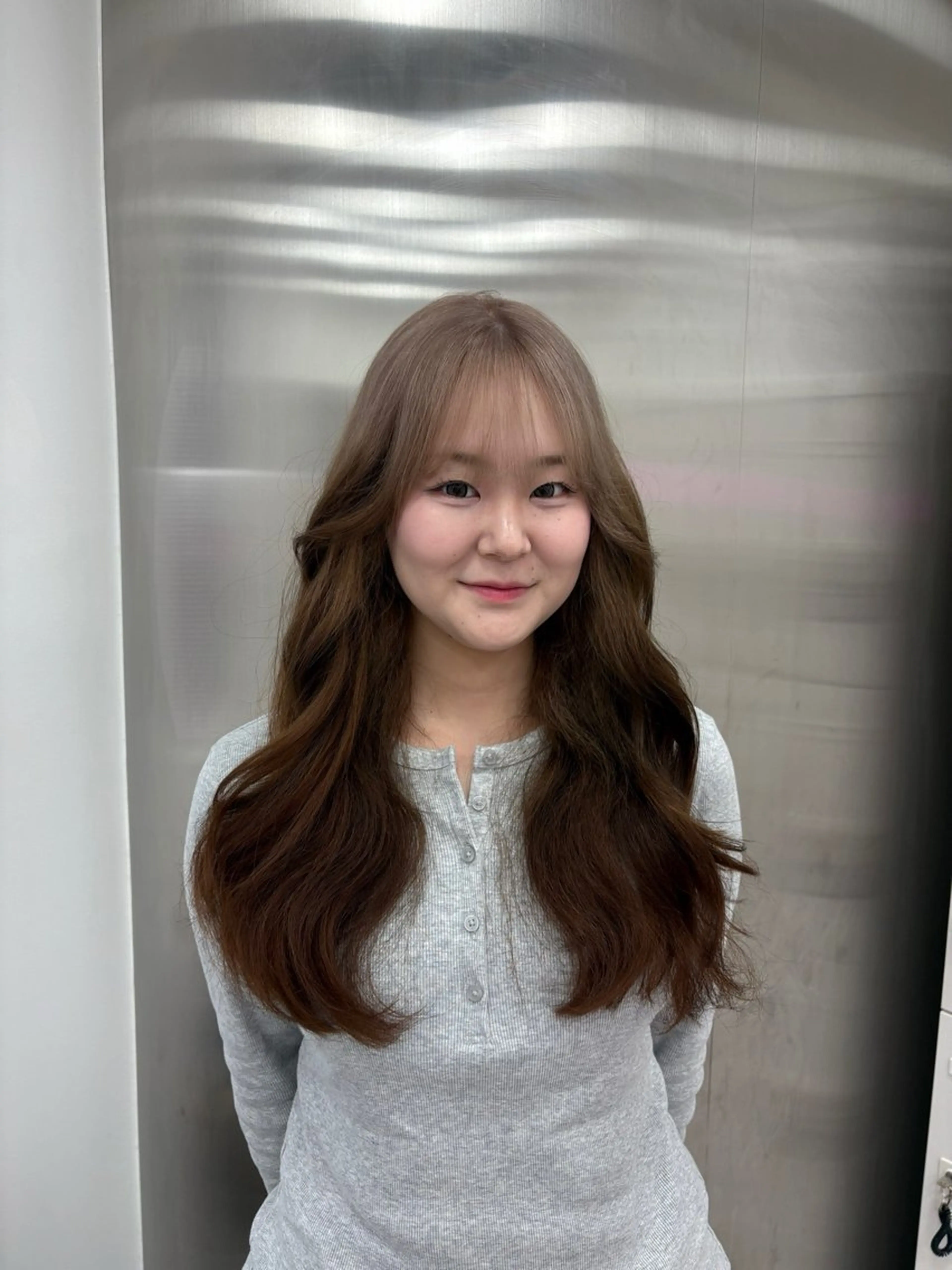 カラー ヘアカラー 透明感ベージュ🤎 ナチュラルレイヤーのヘアスタイル