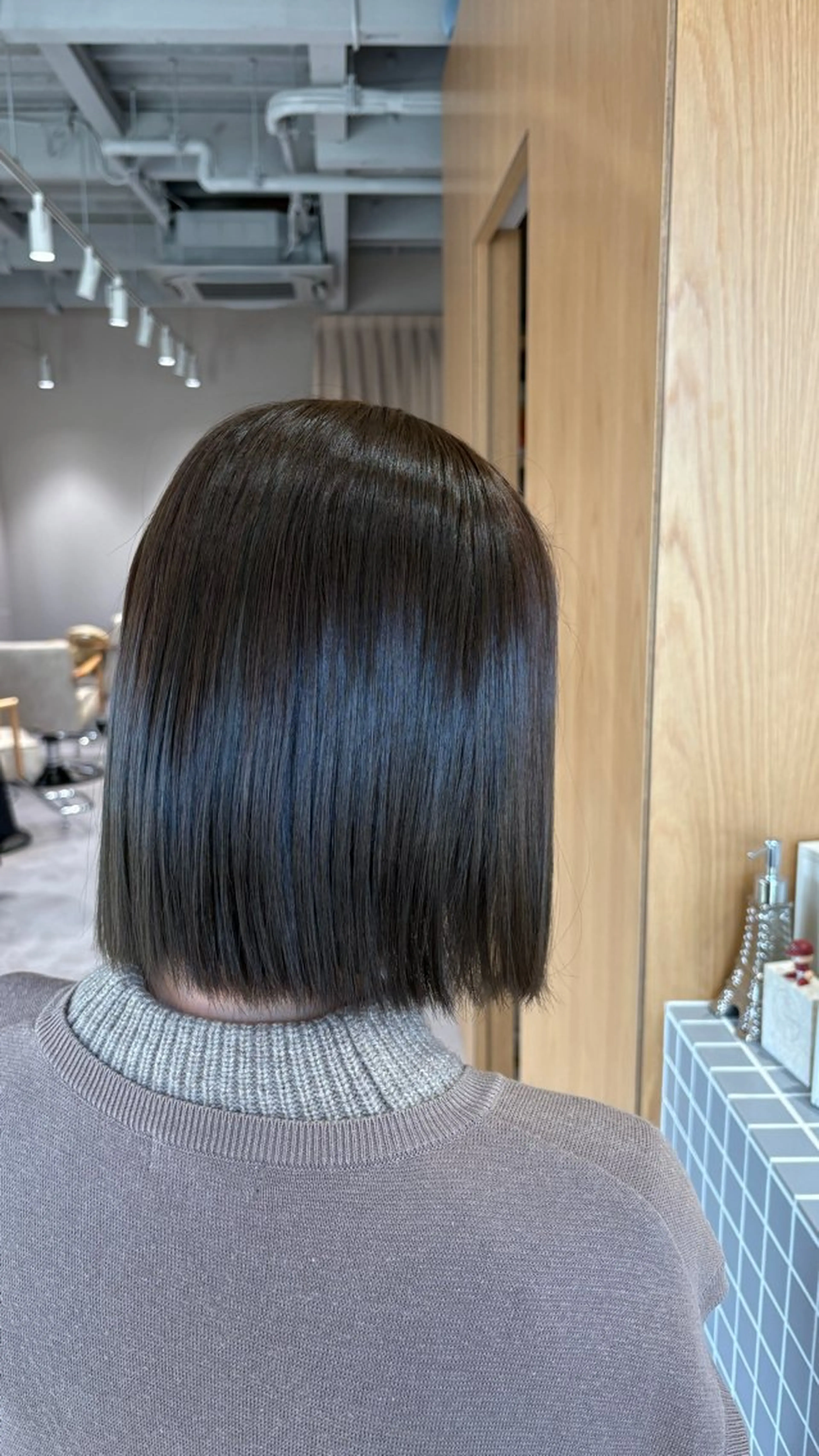 ショート ヘアカラー 井山 葵のヘアスタイル