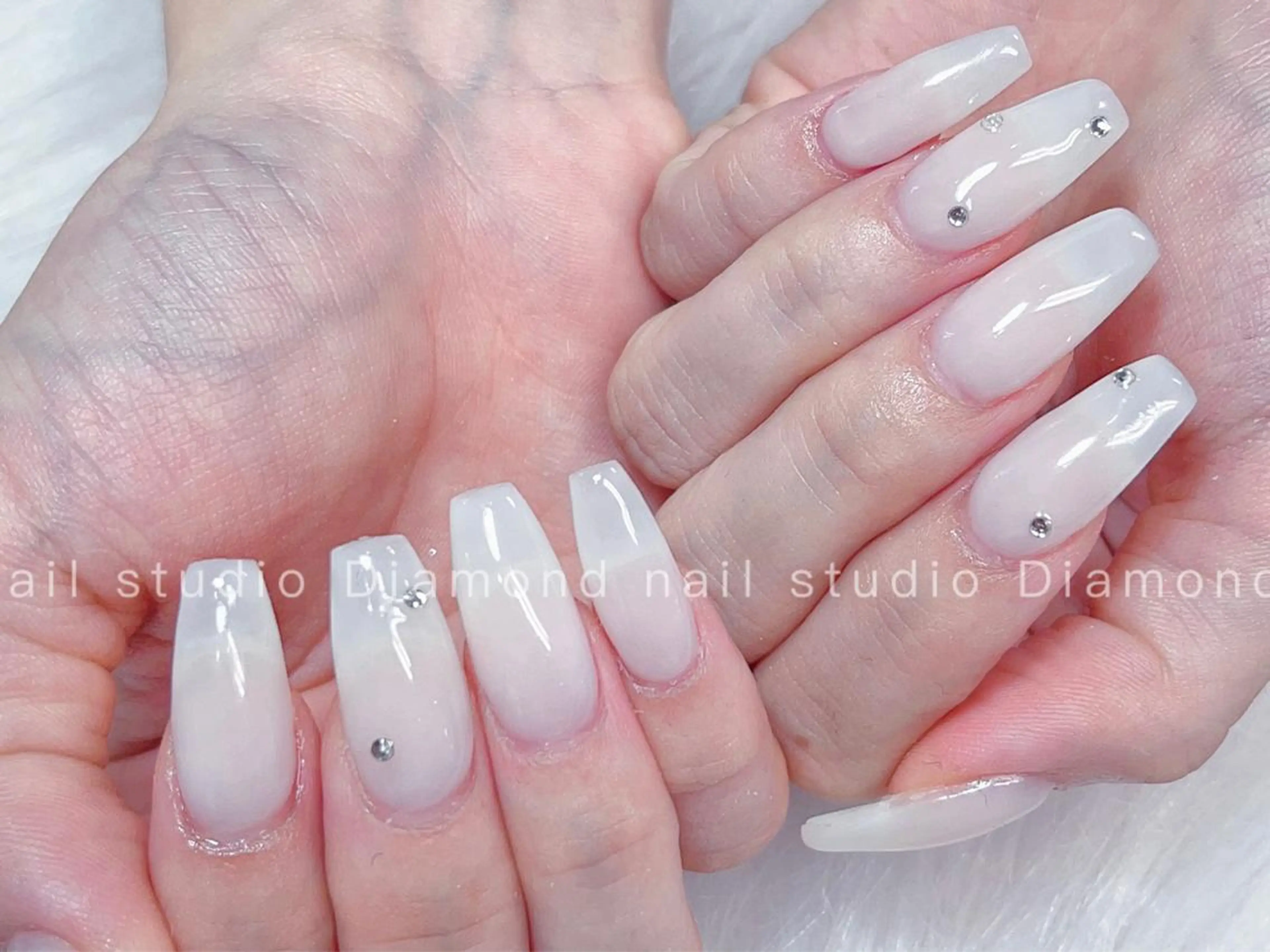 セミロング ハンドネイル DIAMOND 💅のネイルデザイン