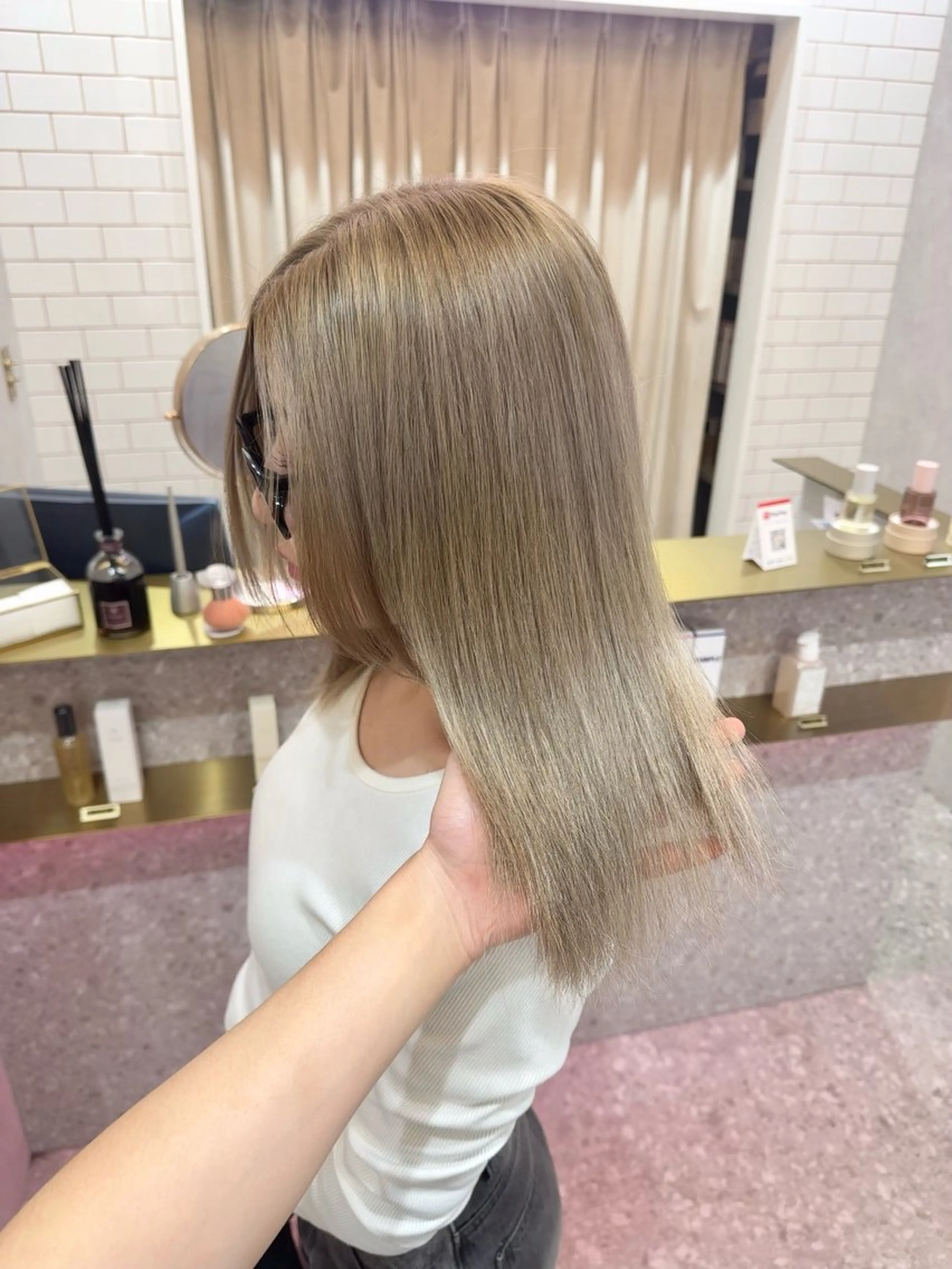 ミディアム カラー ヘアアレンジ ヘアカラー トリートメント yuuto🌈 冬の透け感カラーのヘアスタイル