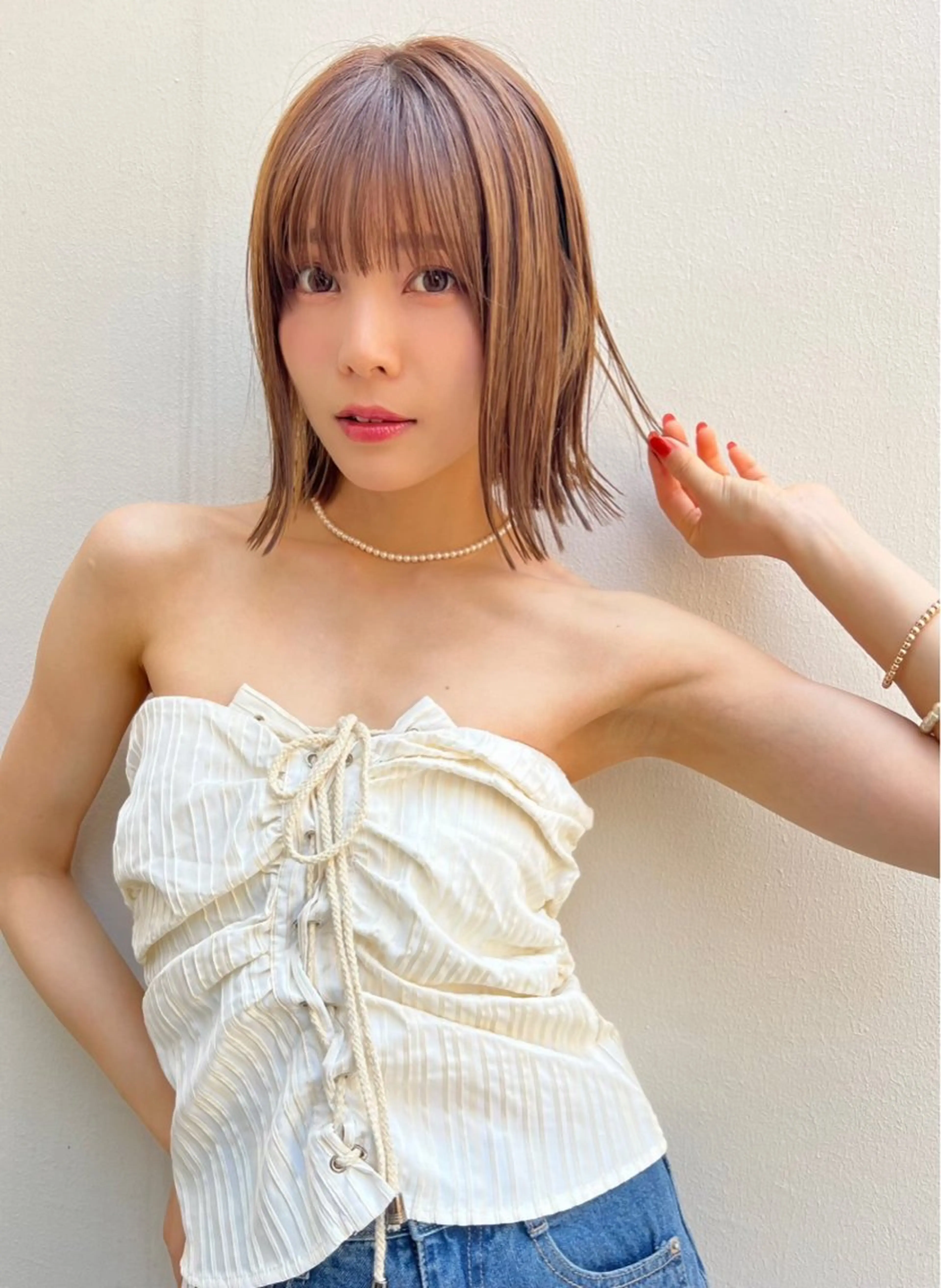 ミディアム カラー 外ハネヘア MUSASHI ブリーチカラー◎のヘアスタイル