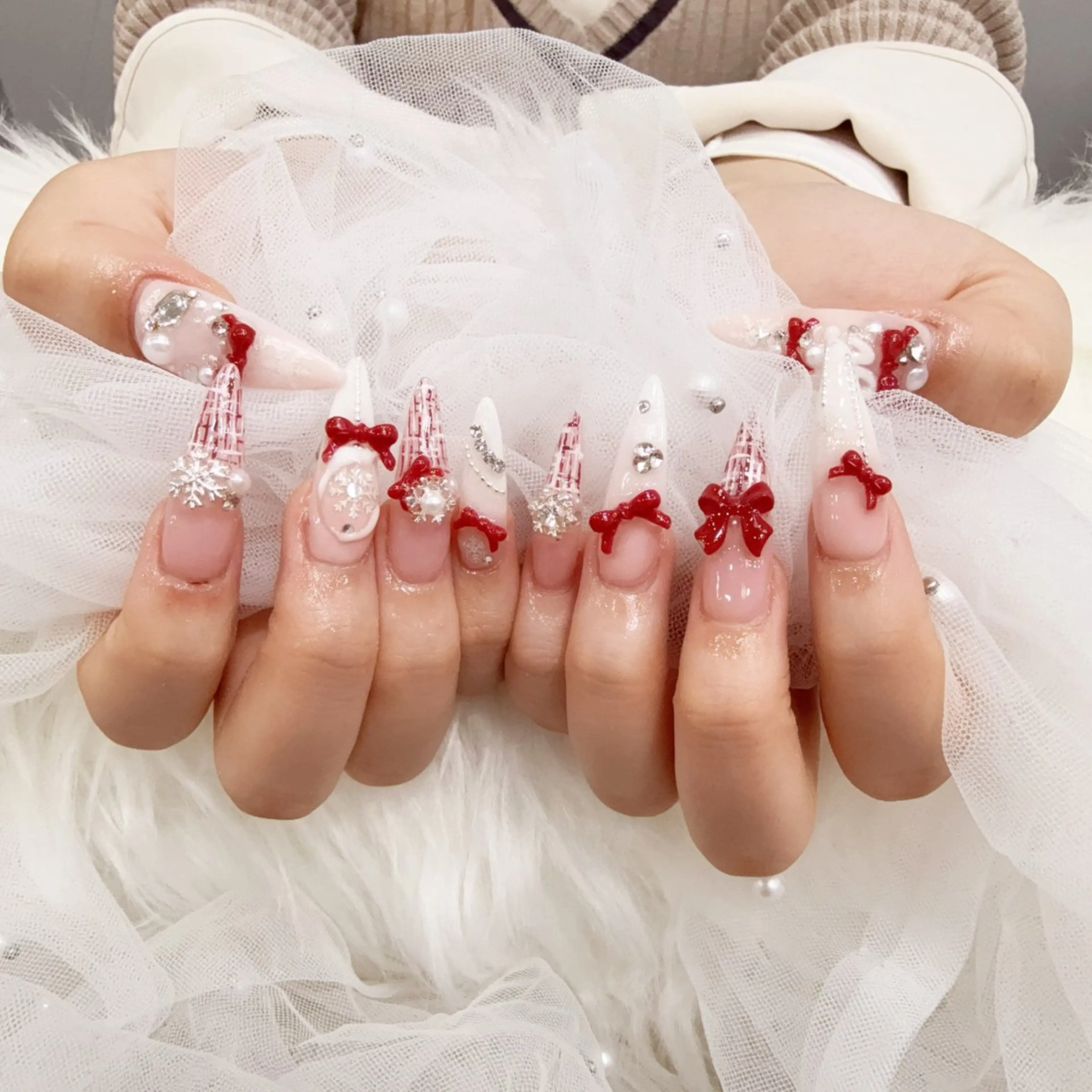 ネイル フットネイル ジェルネイル キラキラネイル マグネットネイル 持ち込み ハンドネイル Diamond  Salon所属・Hain Hainのネイルデザイン