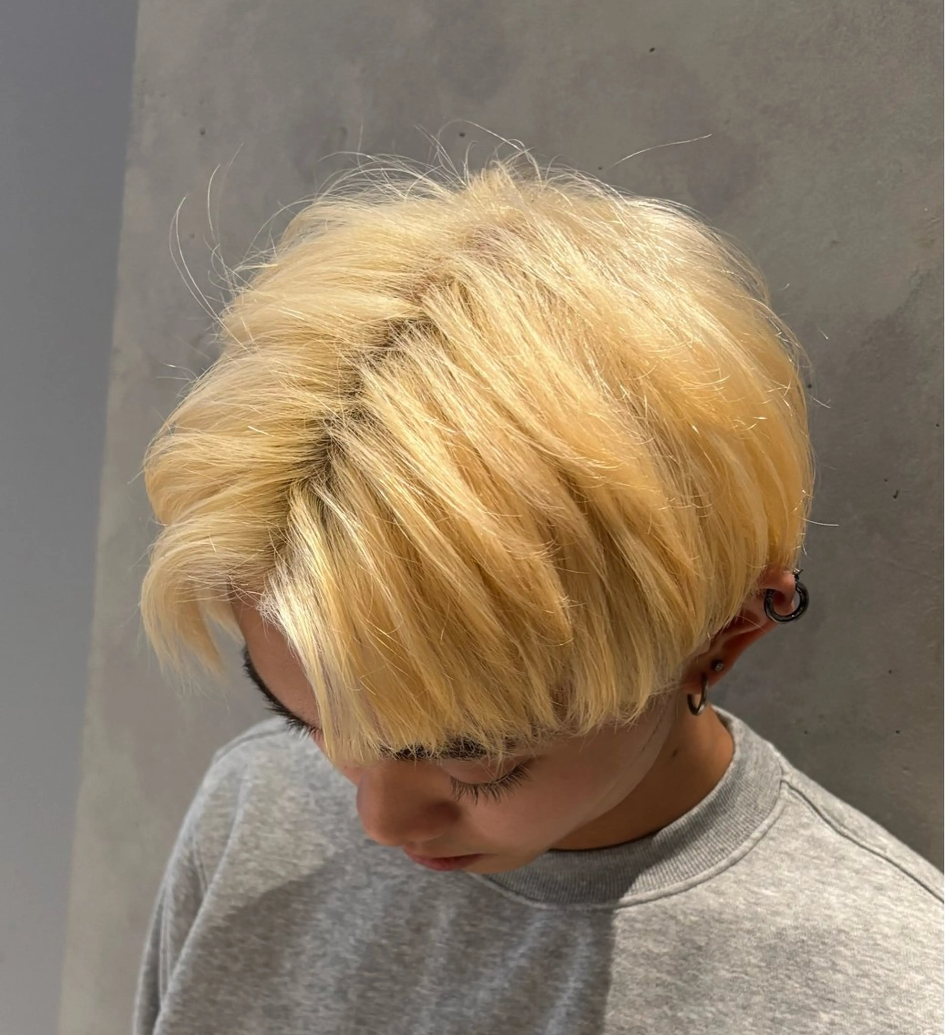 ショート カラー メンズ メンズブリーチ ブリーチ 抜きっぱなしブロンド ブロンド 落ちる黒 森崎雄斗のヘアスタイル