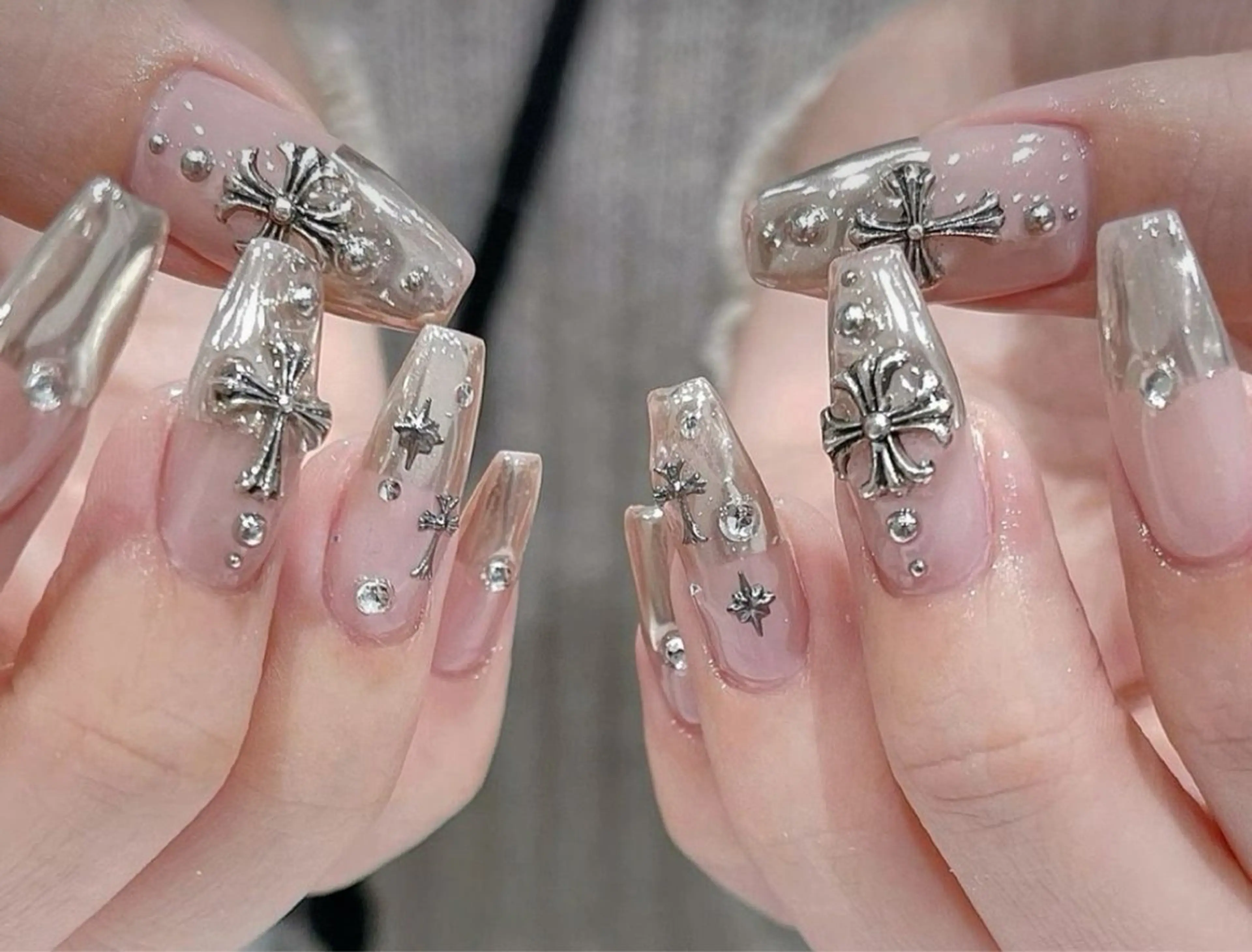 ネイル オーロラネイル チークネイル 長さ出し フットネイル フレンチネイル ハンドネイル Anh 高田馬場のネイルデザイン