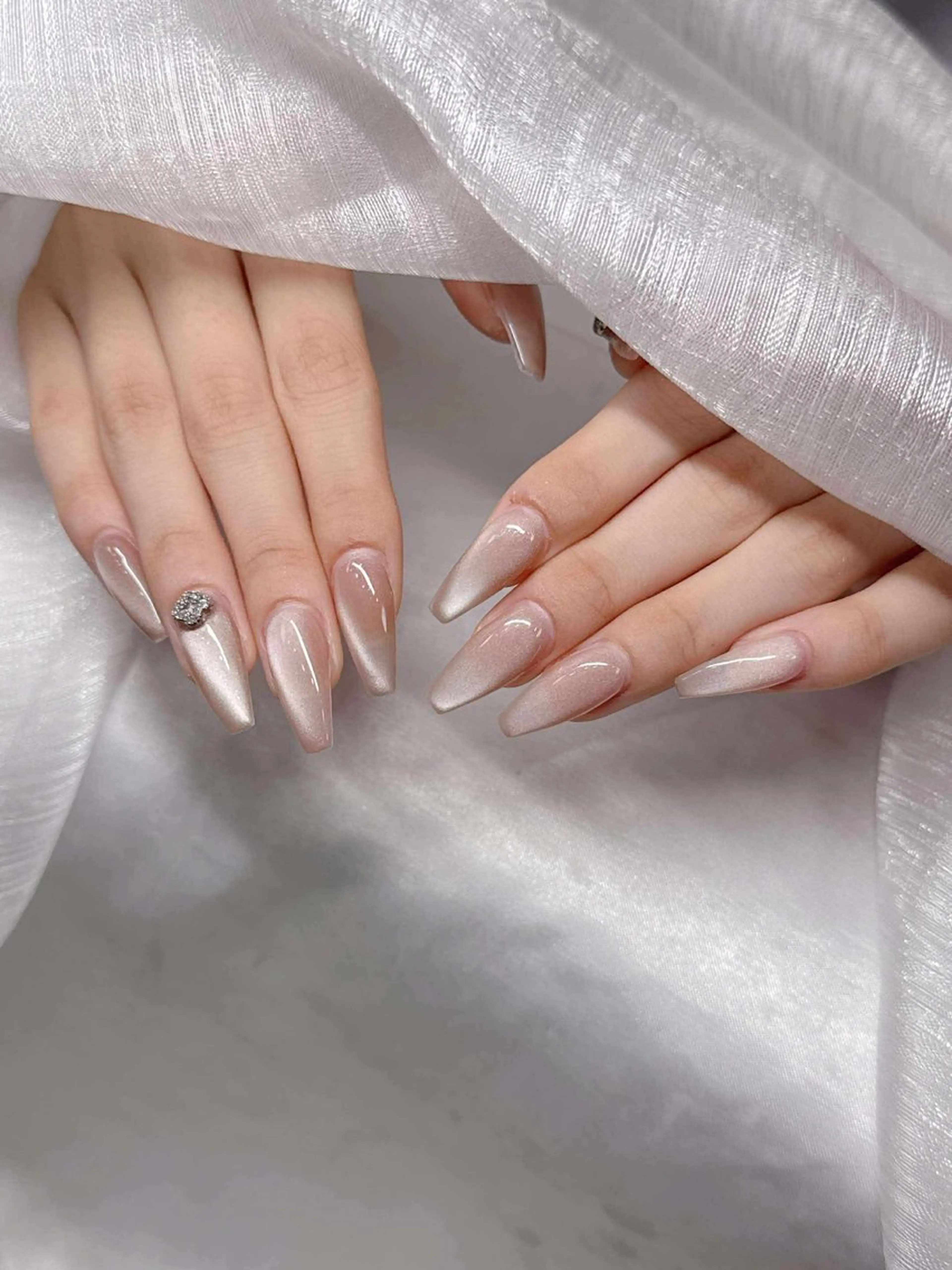 ネイル ハンドネイル Lee Nailsのネイルデザイン