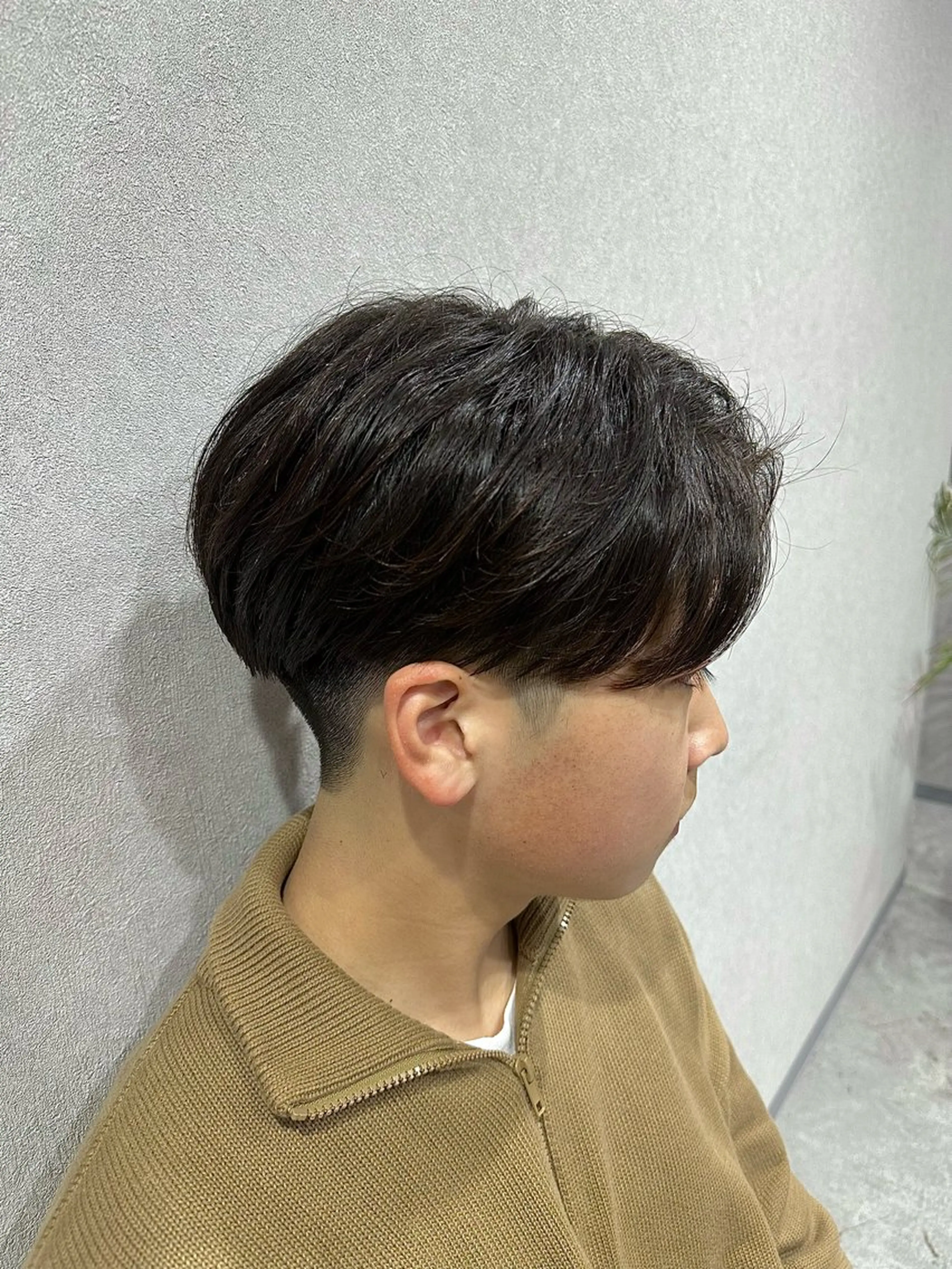 ミディアム パーマ ヘアアレンジ メンズ センターパート メンズ専門美容師 Coshoのヘアスタイル