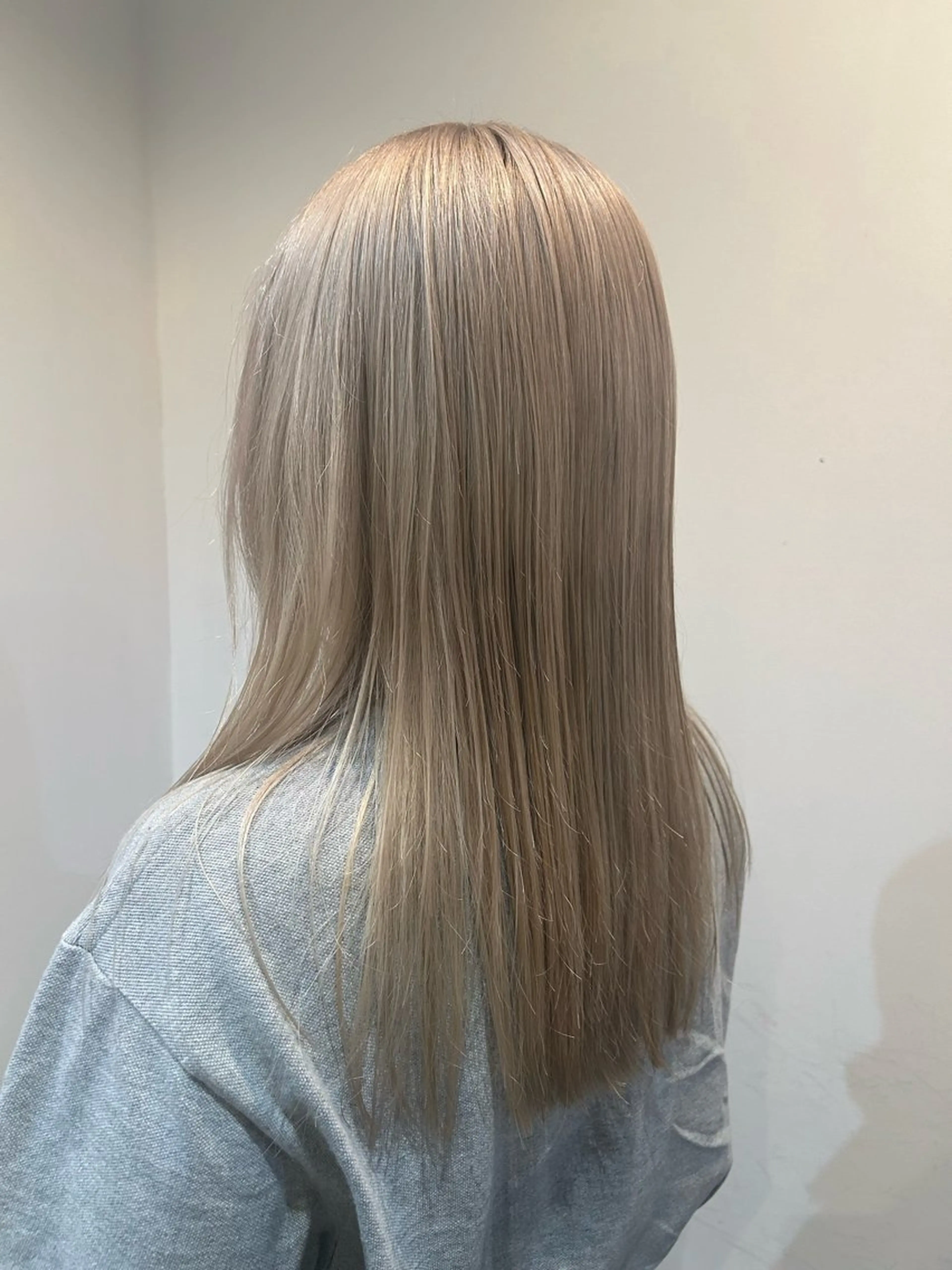 ロング カラー ヘアアレンジ ベージュカラー ホワイトベージュ 🎀suzuna 透明感colorのヘアスタイル