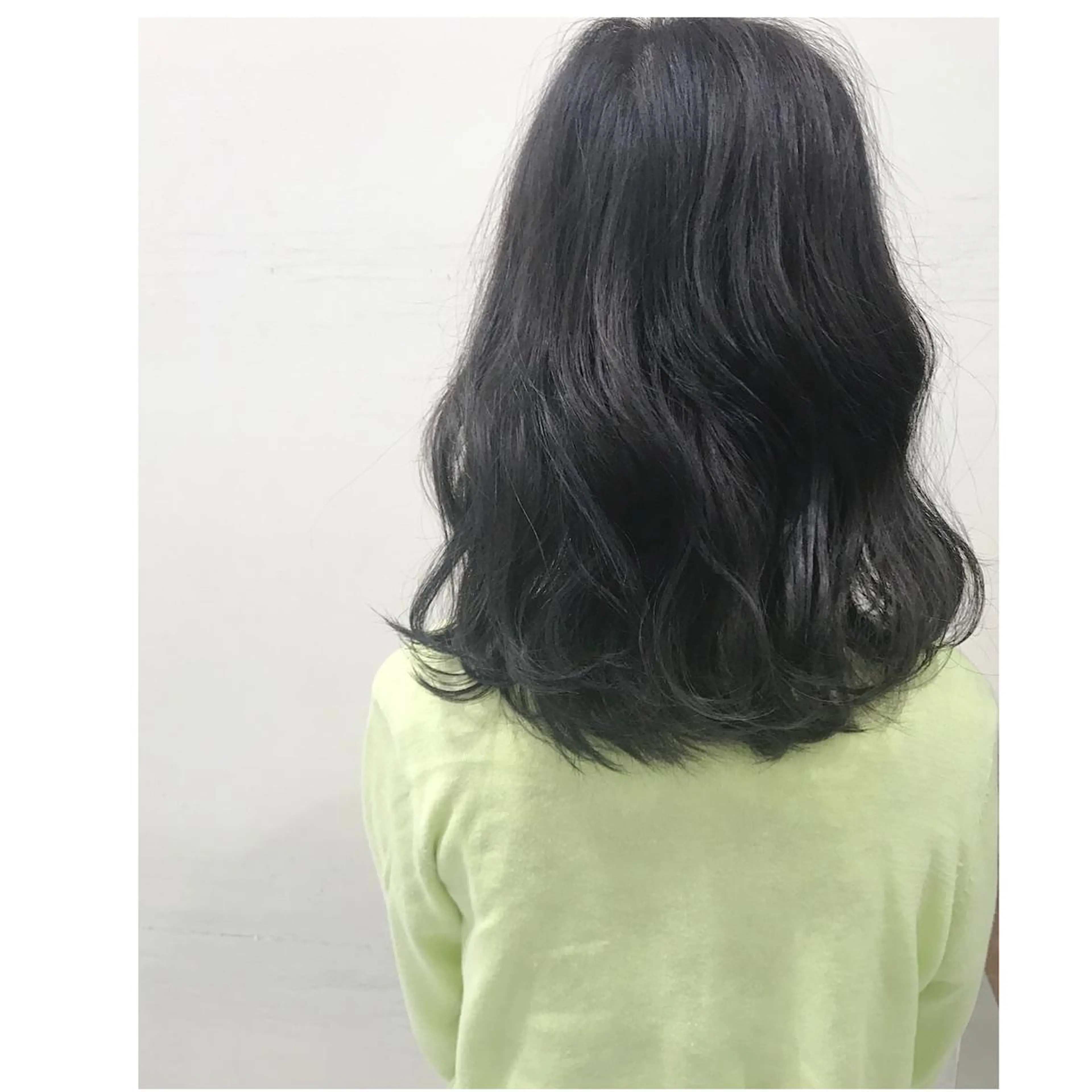 セミロング カラー ブリーチ グレージュ ブリーチなしカラー ✨艶ブリーチカラー ✨四ノ宮裕己のヘアスタイル