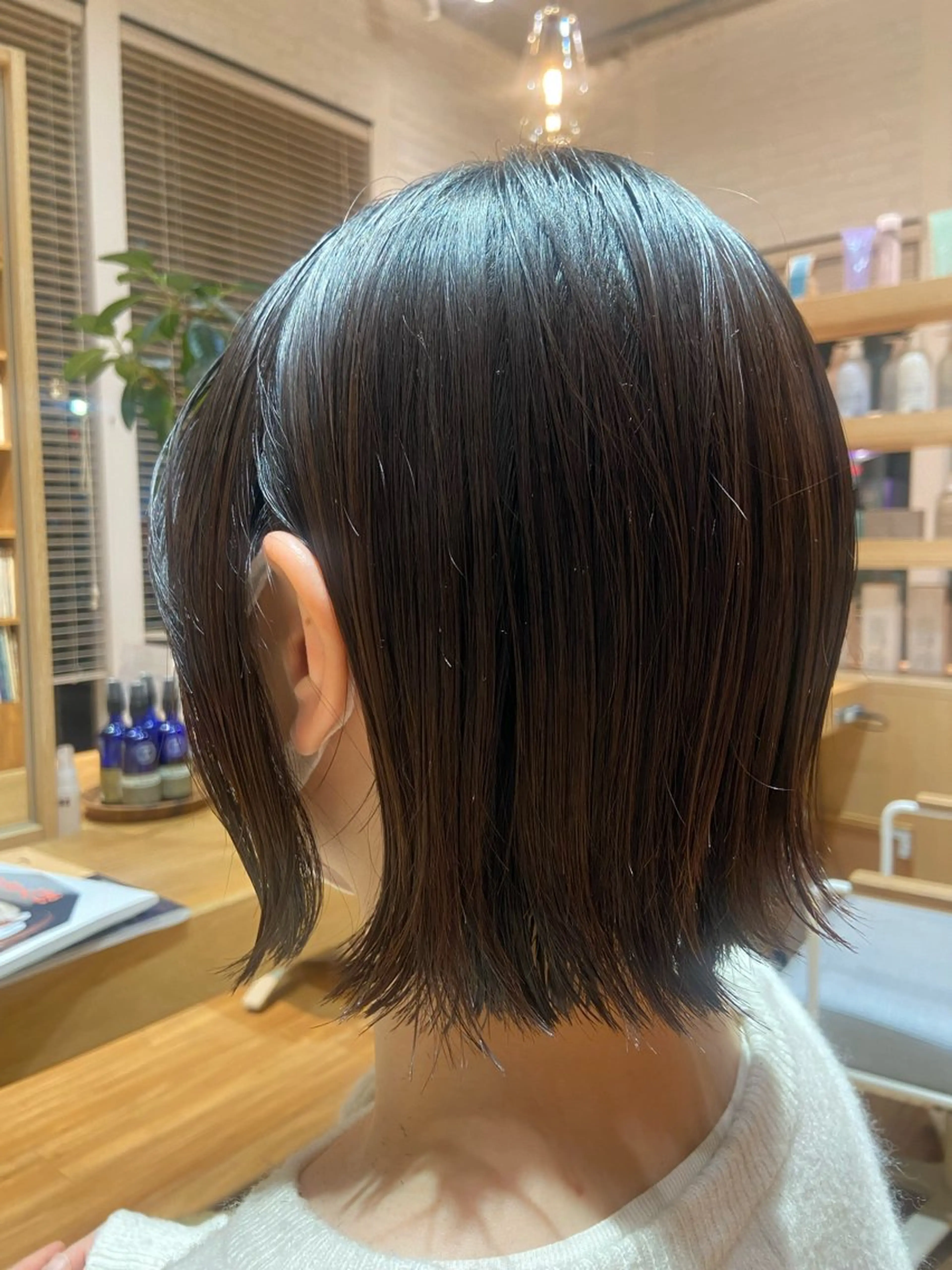 ショート ボブ 外ハネヘア 高松 莉璃のヘアスタイル