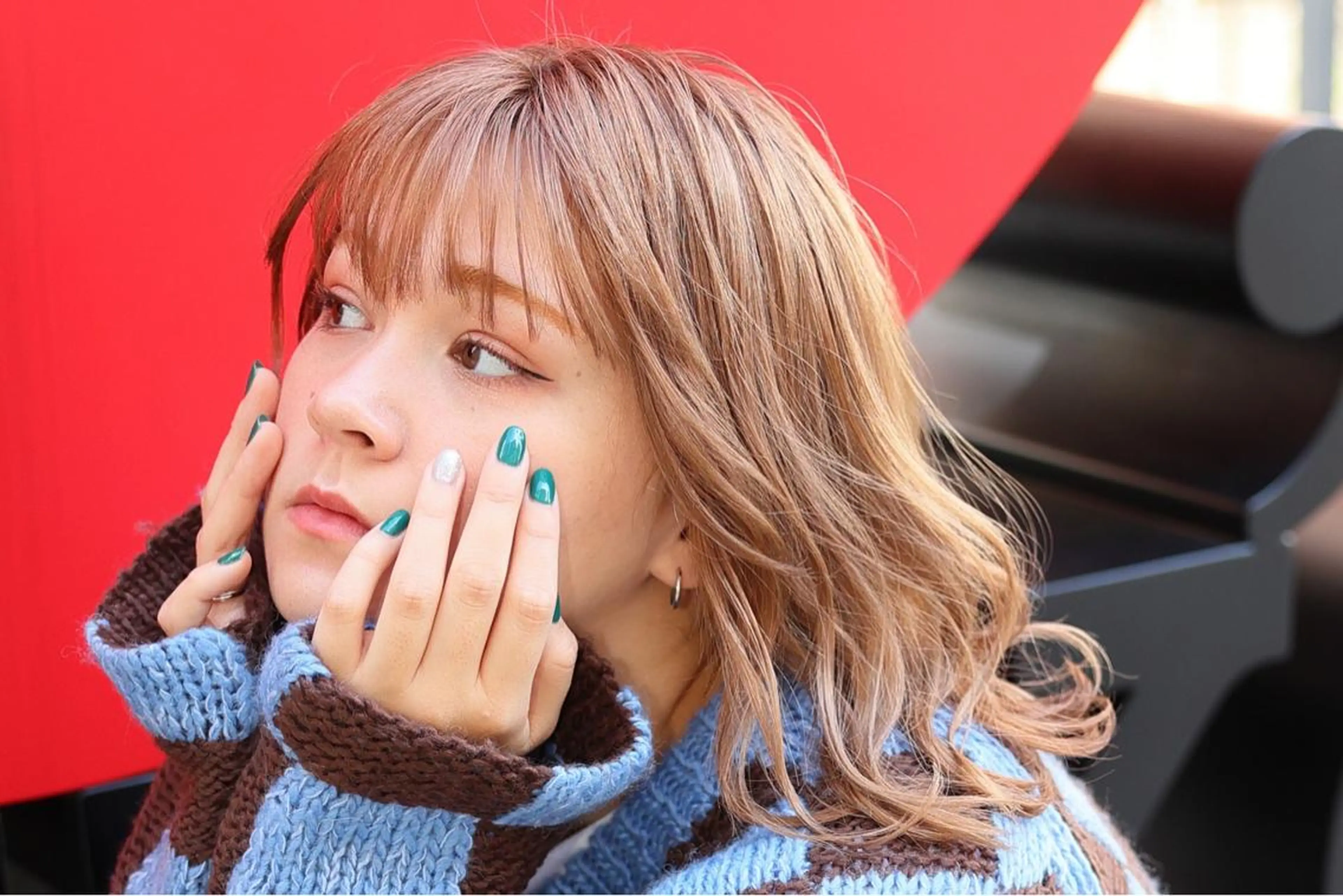 セミロング カラー パーマ ヘアアレンジ メンズ キッズ ネイル マツエク・マツパ カット ヘアカラー トリートメント バトヘアー渋谷 officialのヘアスタイル