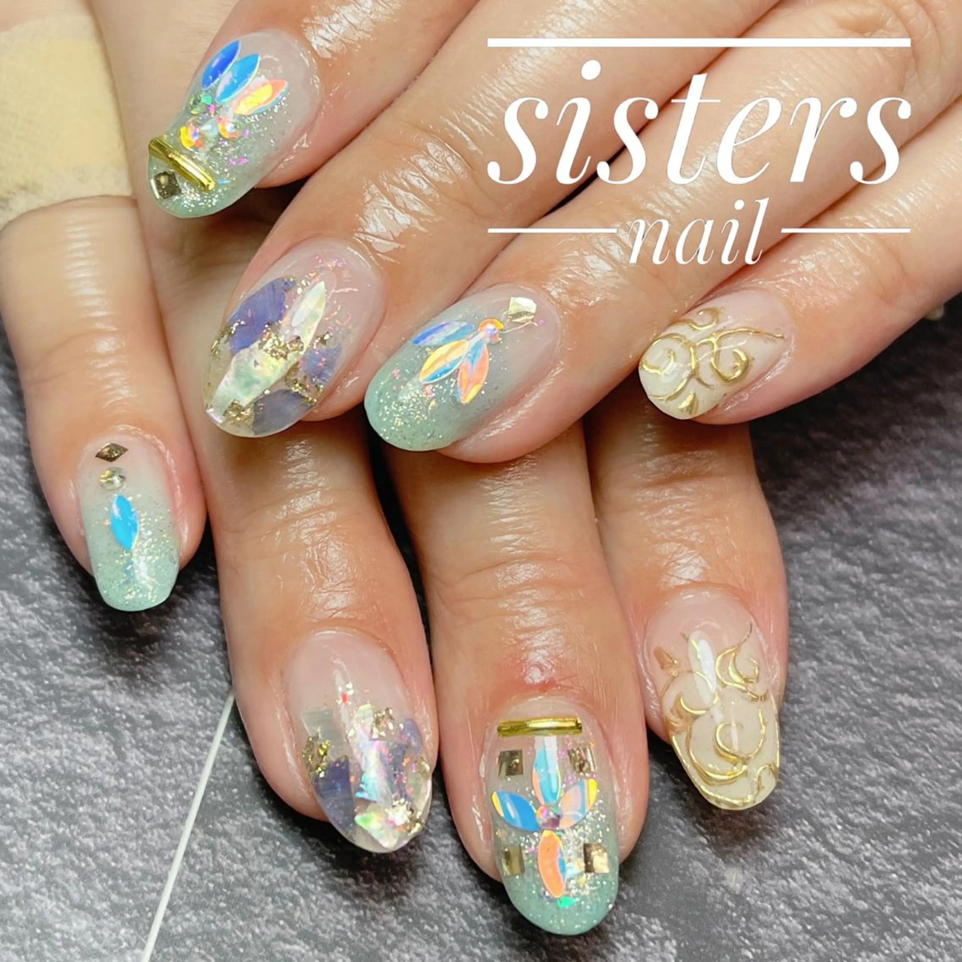 ネイル アートネイル キラキラネイル ニュアンスネイル 夏ネイル ハンドネイル ハンドケア sisters nail.fのネイルデザイン
