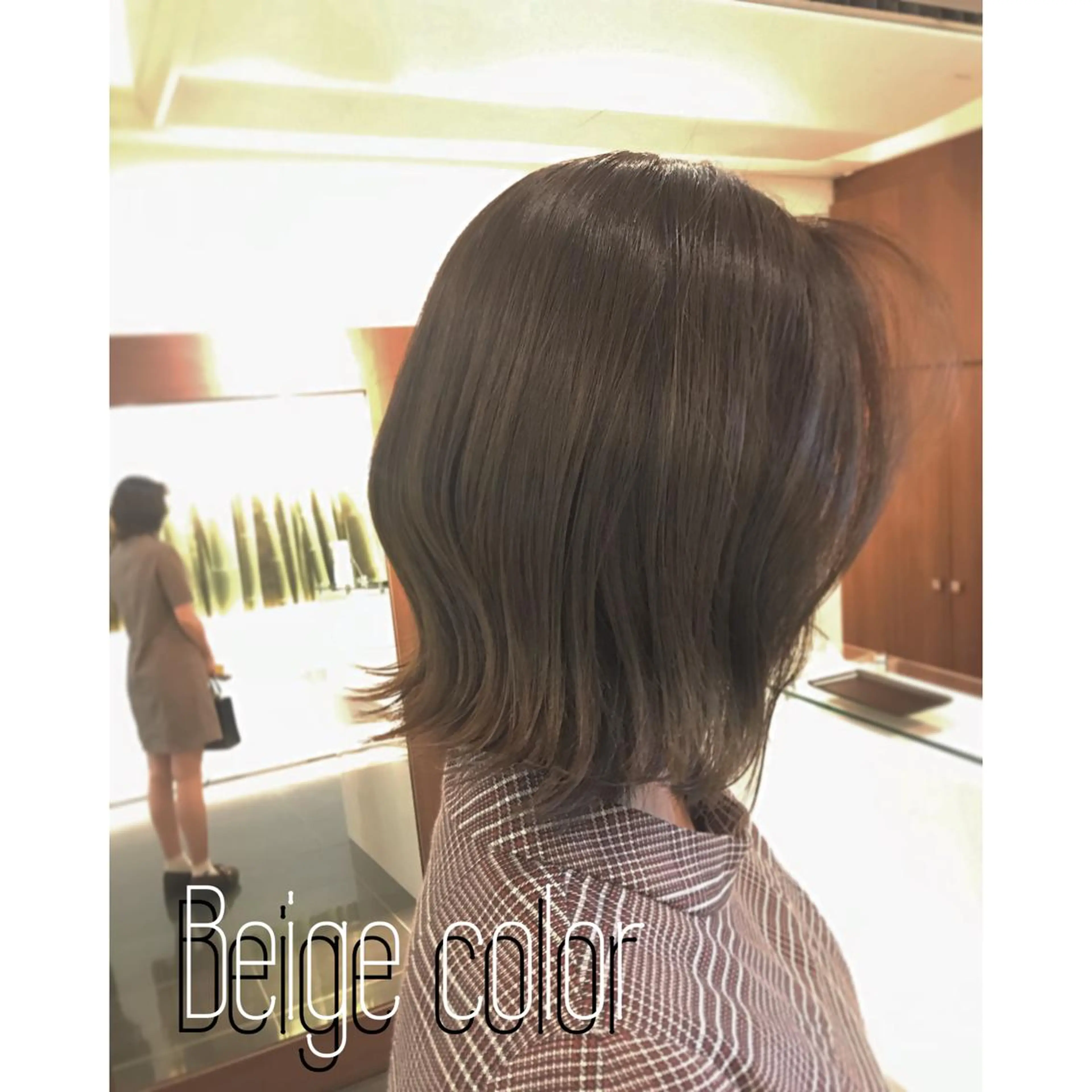 ミディアム カラー ベージュカラー 透明感カラー オリーブベージュ チーフデザイナー 若林　麻衣のヘアスタイル