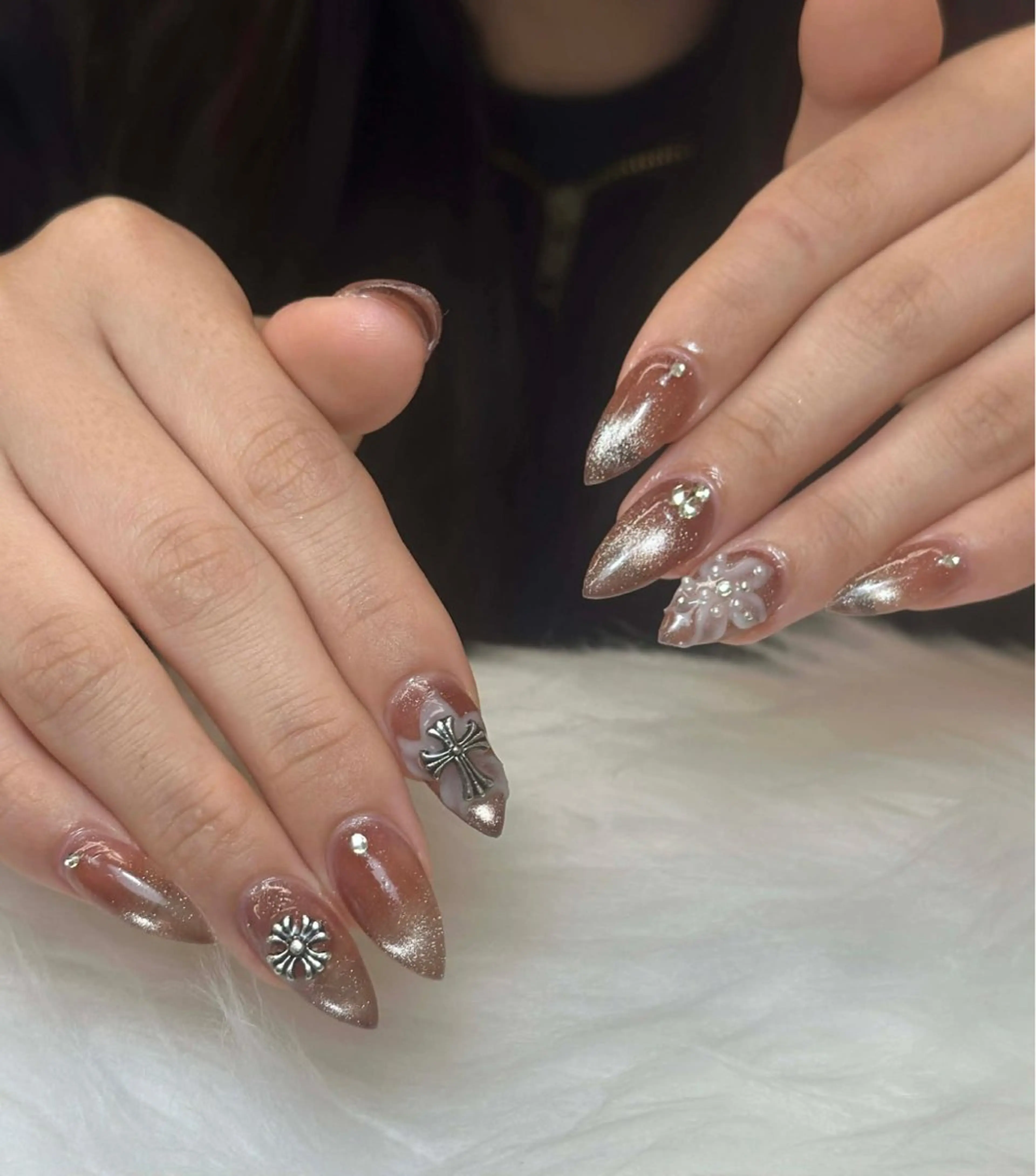 ネイル フレンチネイル ジェルネイル ガーリー 韓国ネイル ロングネイル ハンドネイル タオ チャンのネイルデザイン