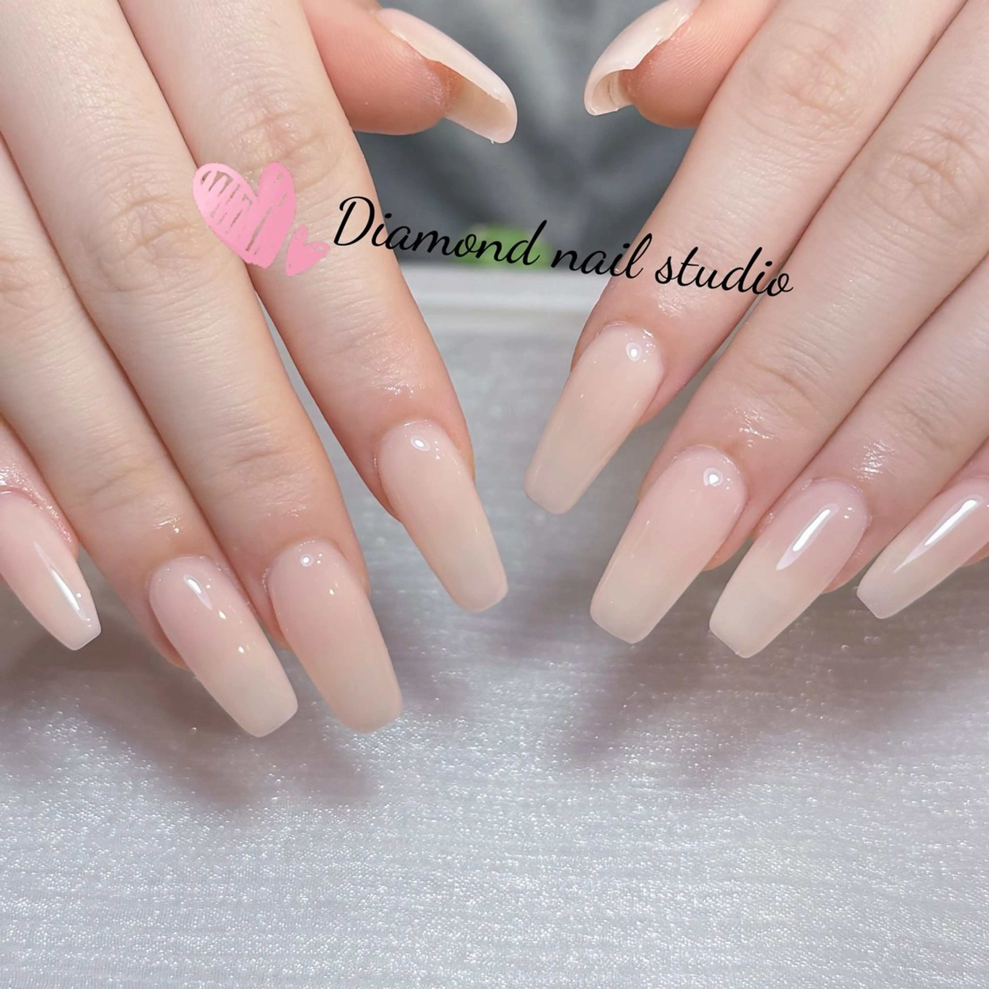 ネイル アートネイル オーロラネイル ガーリー キラキラネイル 韓国ネイル ハンドネイル ハンドケア Yuki 🍁のネイルデザイン