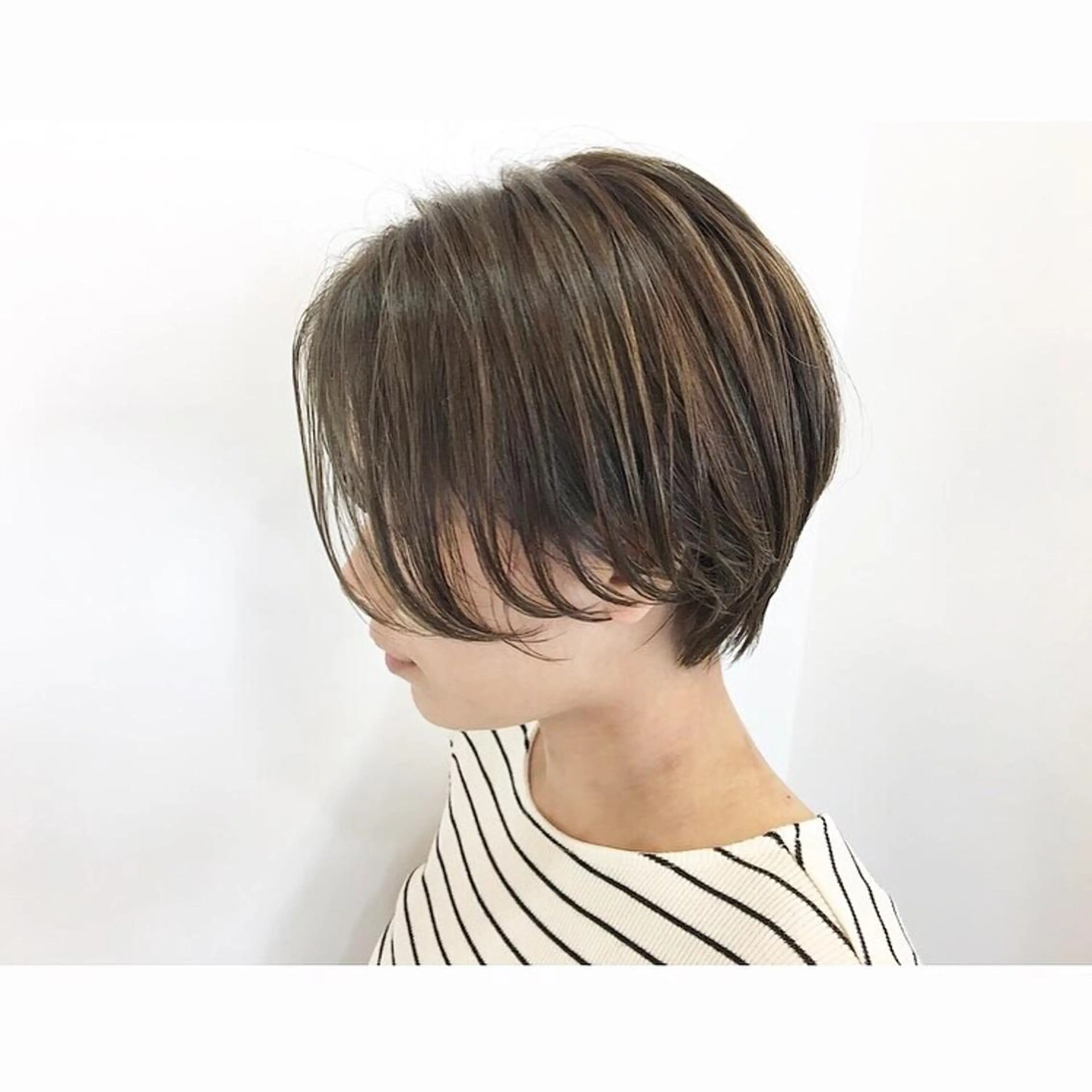 ショート カラー ハンサムショート ハイライトカラー ハイライト ショートヘア カット 鈴木 翔梧のヘアスタイル