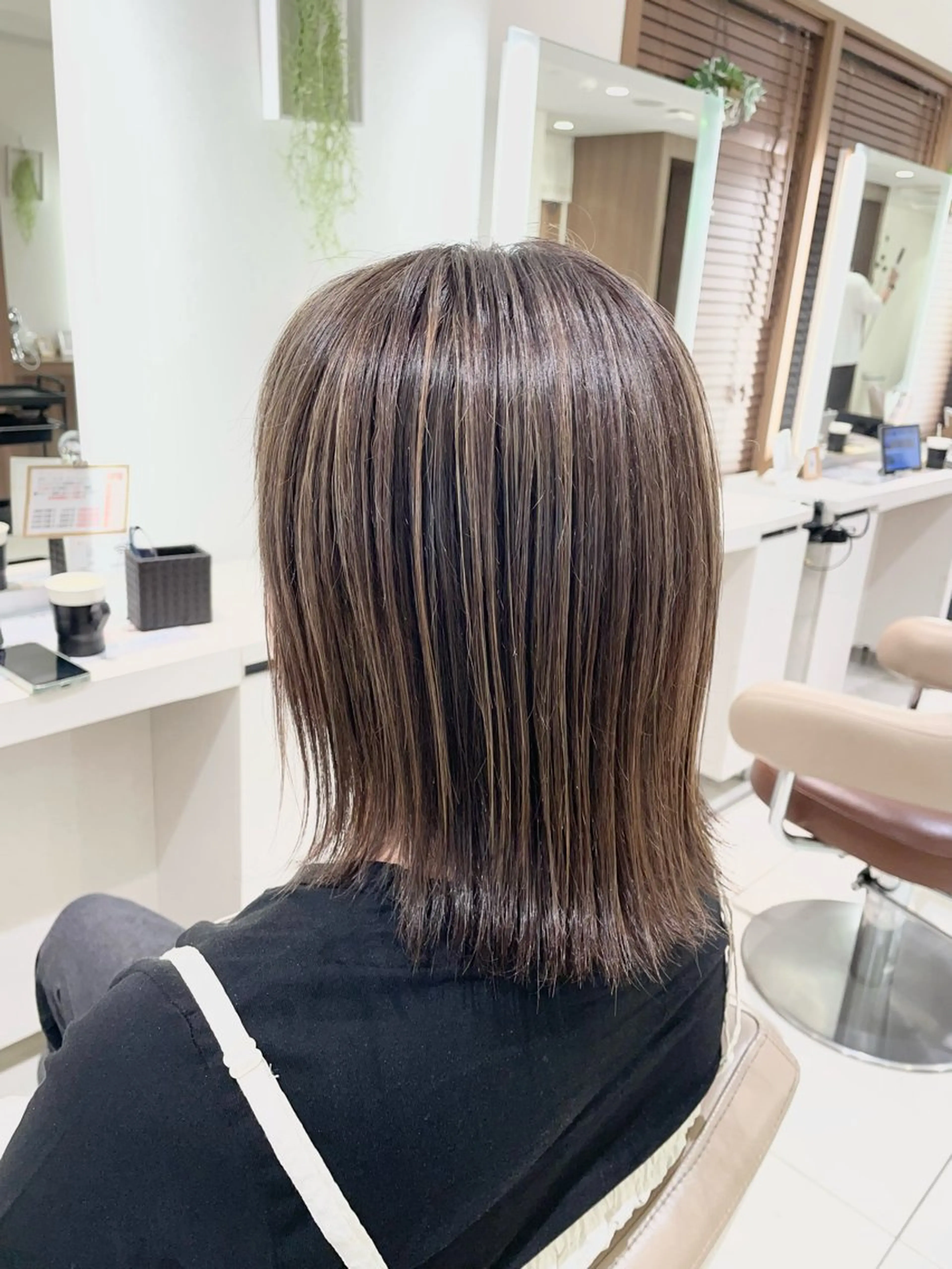 ミディアム カット ヘアカラー トリートメント 清藤 綾のヘアスタイル